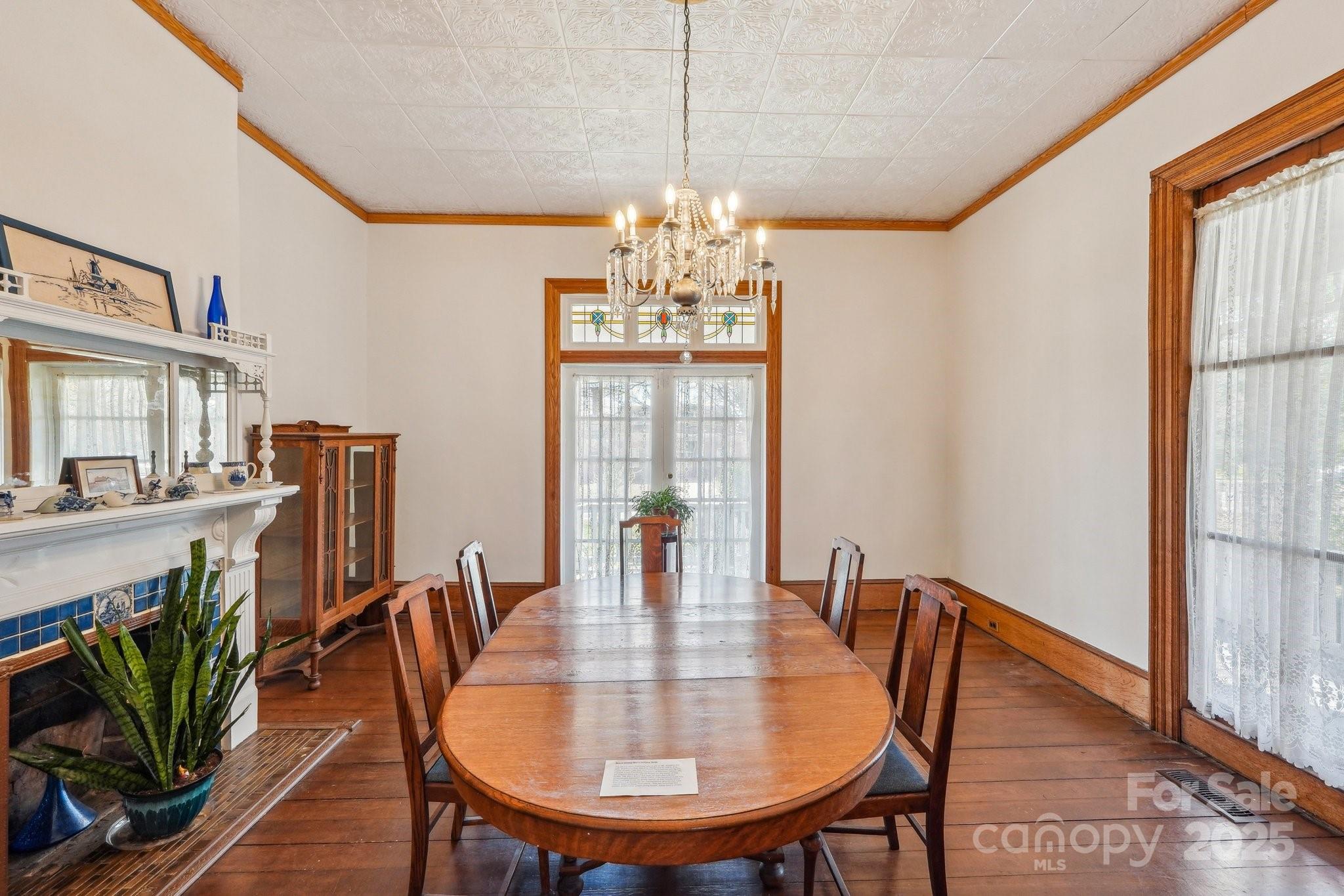 404 W Kerr Street Property Photo 9