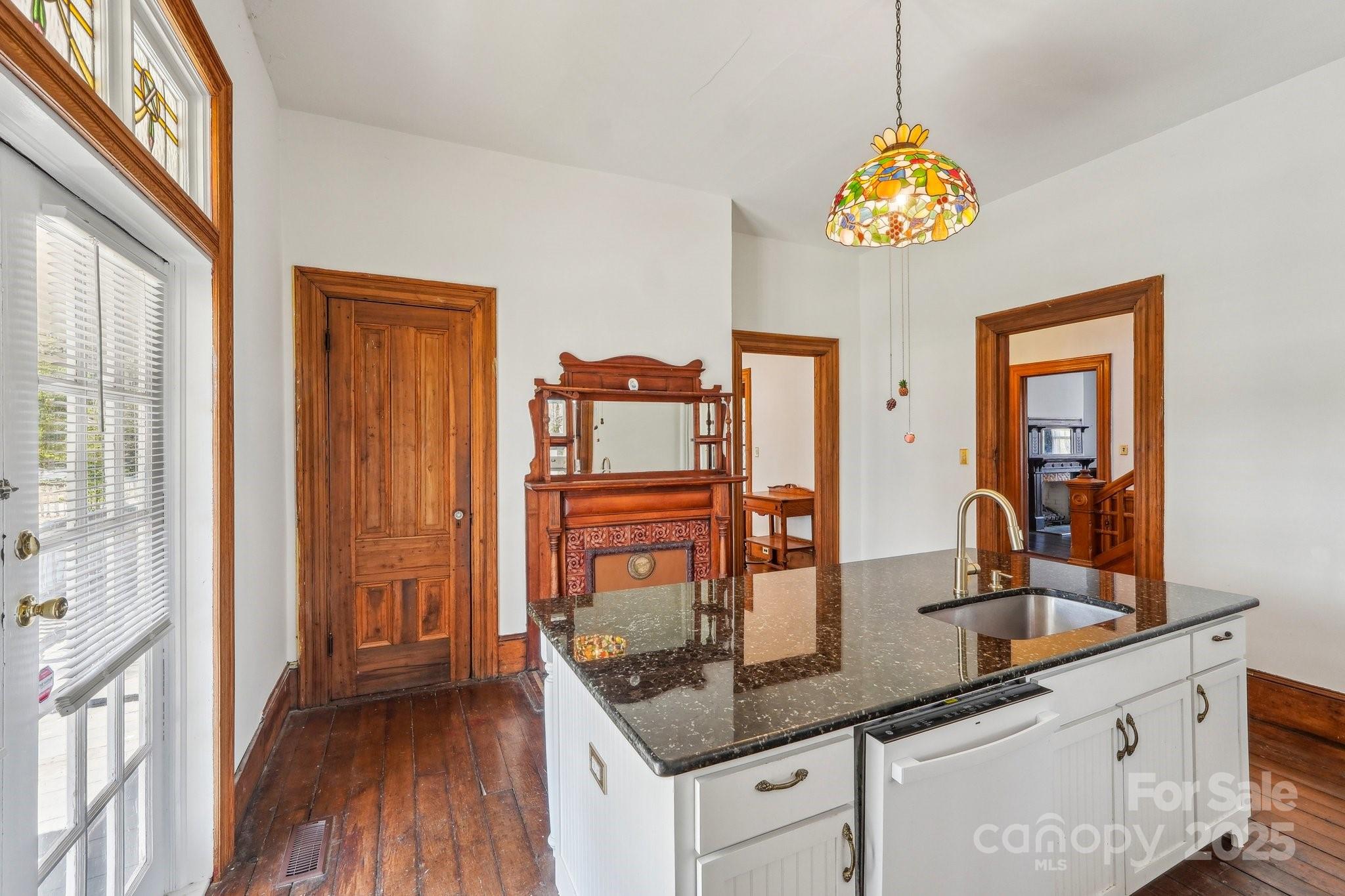 404 W Kerr Street Property Photo 14