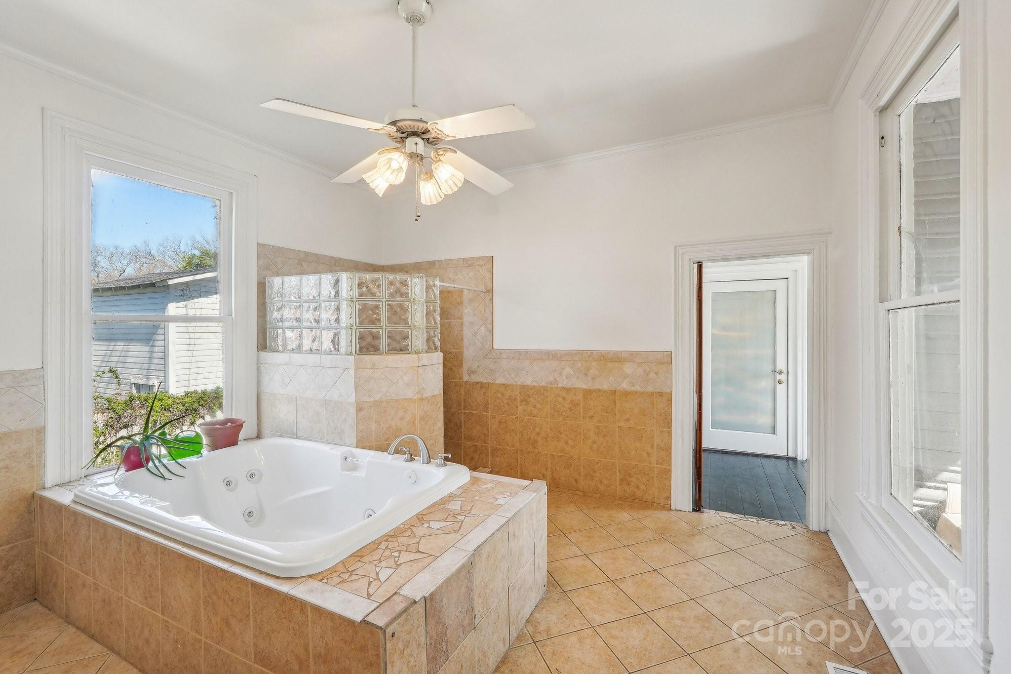 404 W Kerr Street Property Photo 18