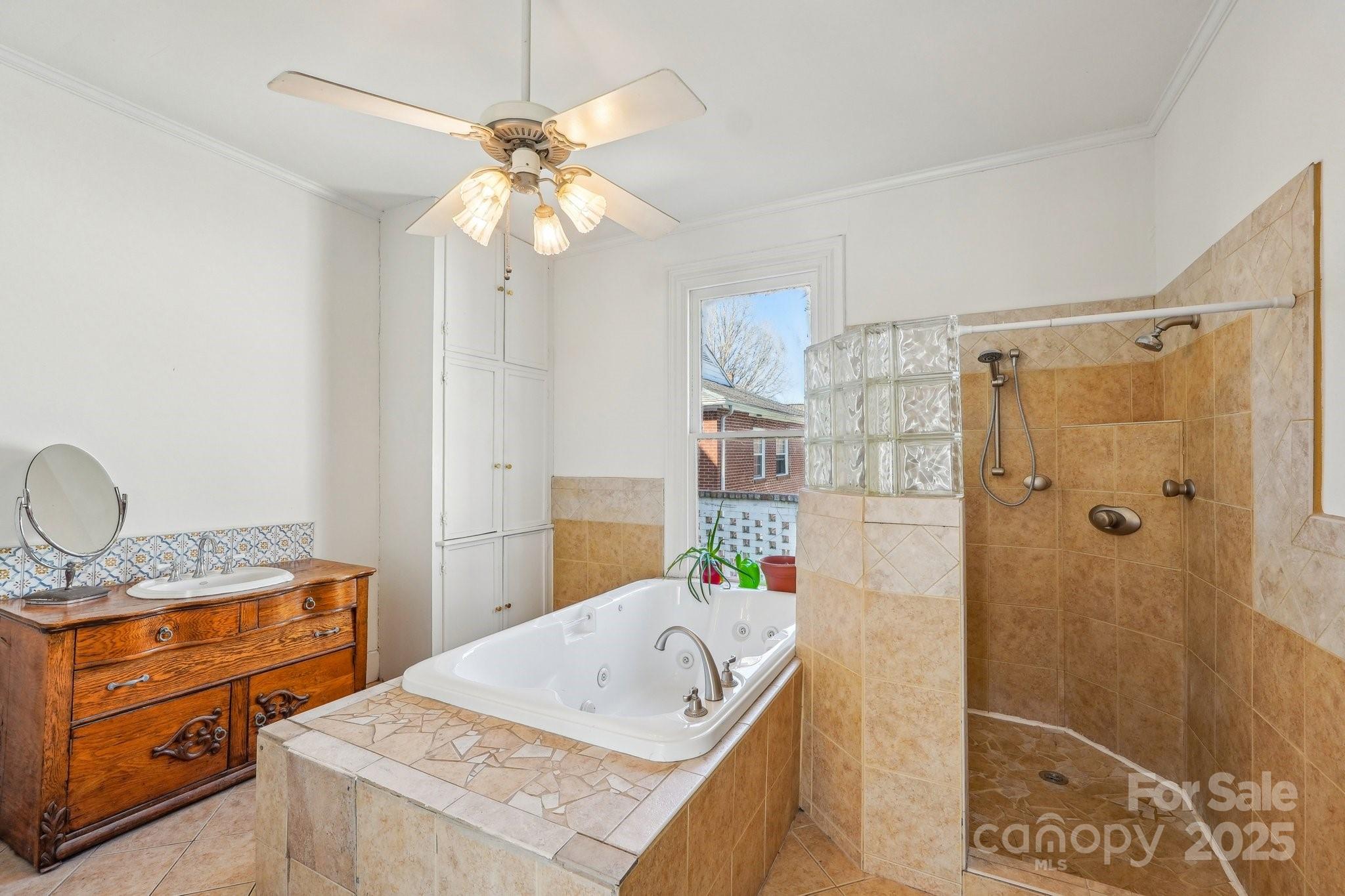 404 W Kerr Street Property Photo 19