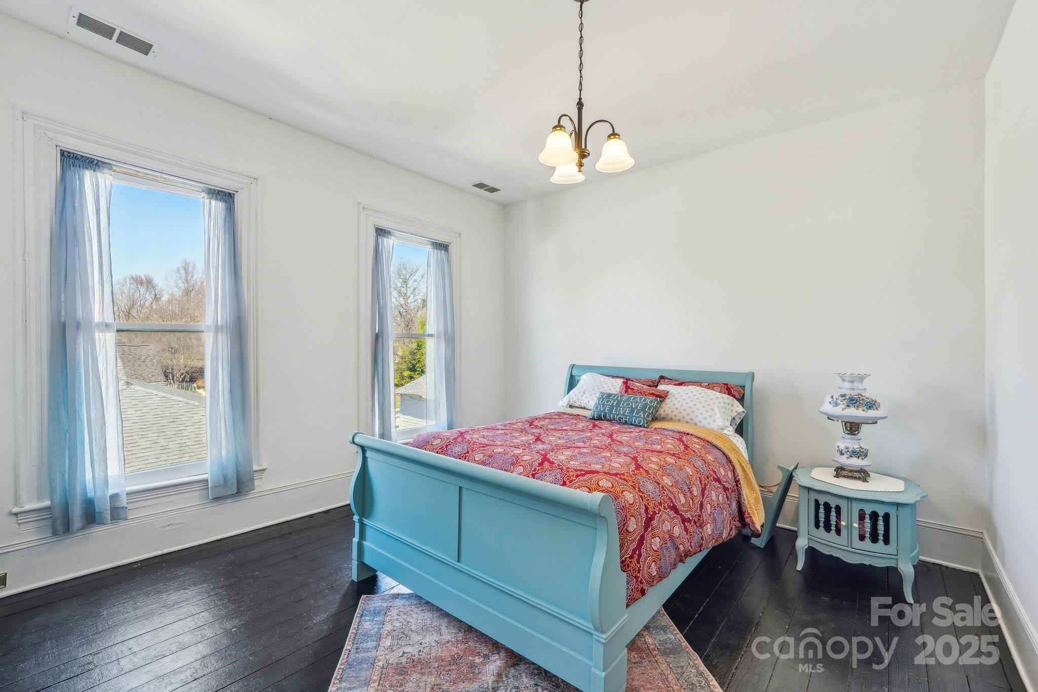 404 W Kerr Street Property Photo 25