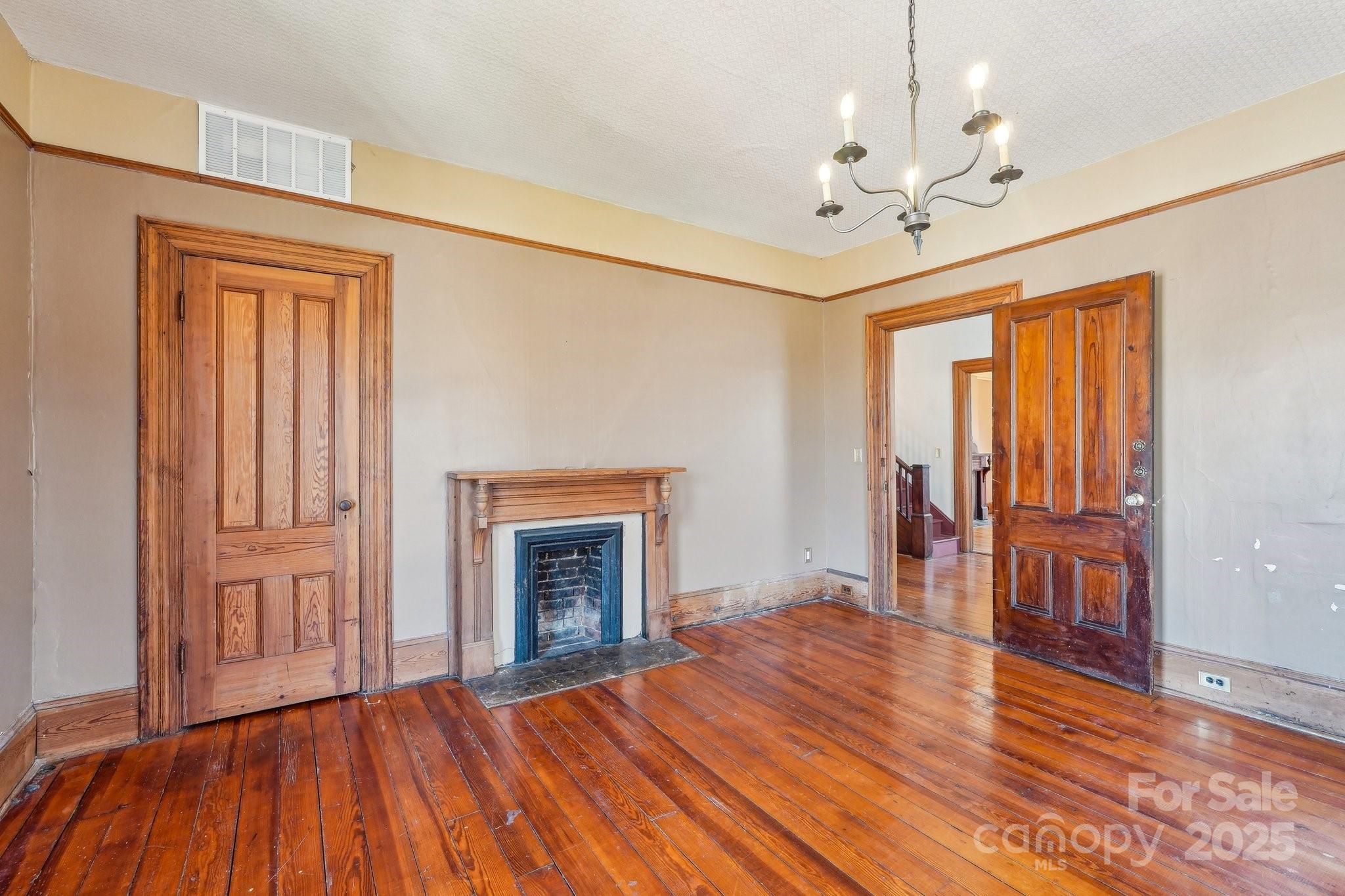 404 W Kerr Street Property Photo 28