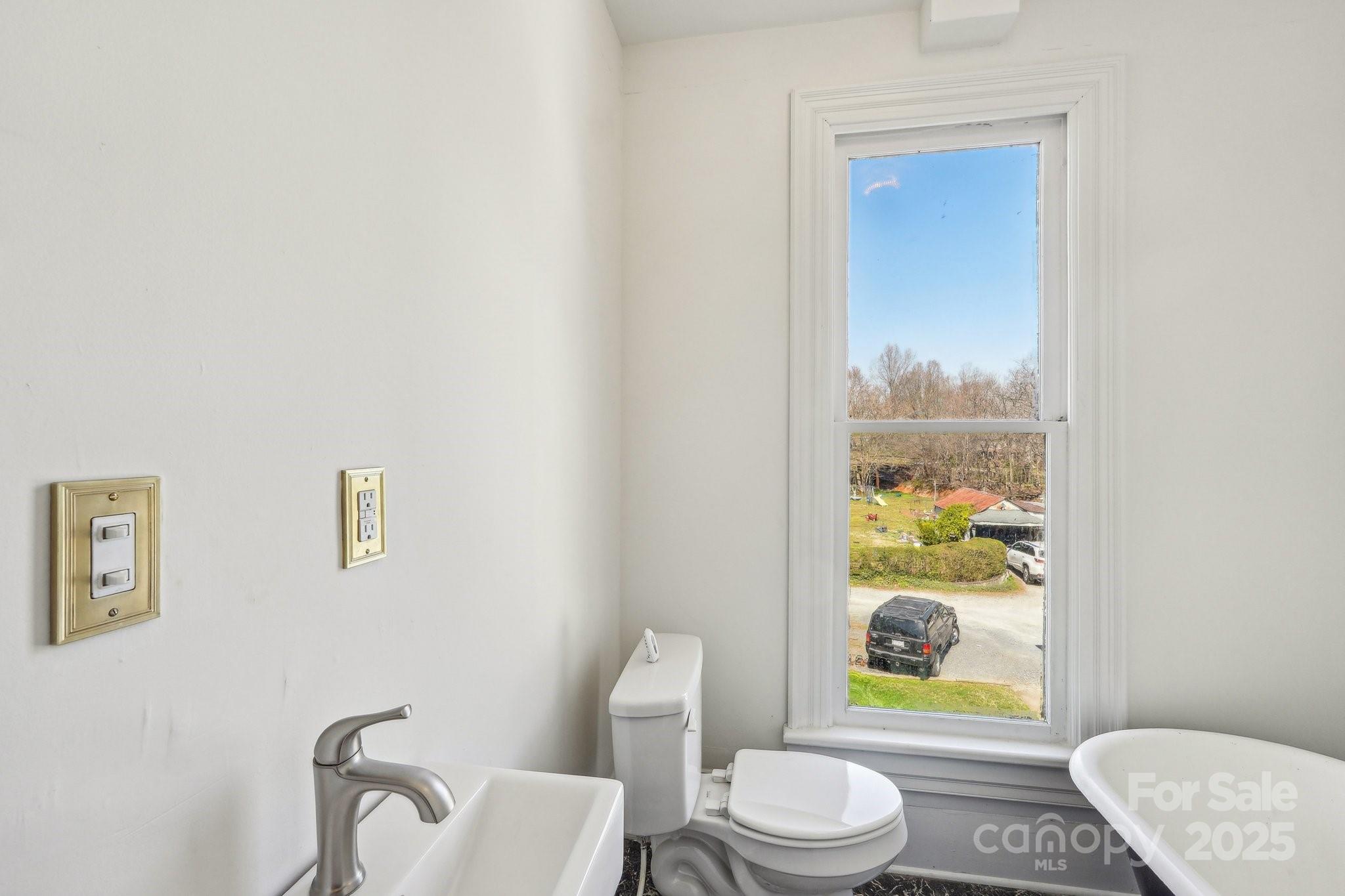 404 W Kerr Street Property Photo 33