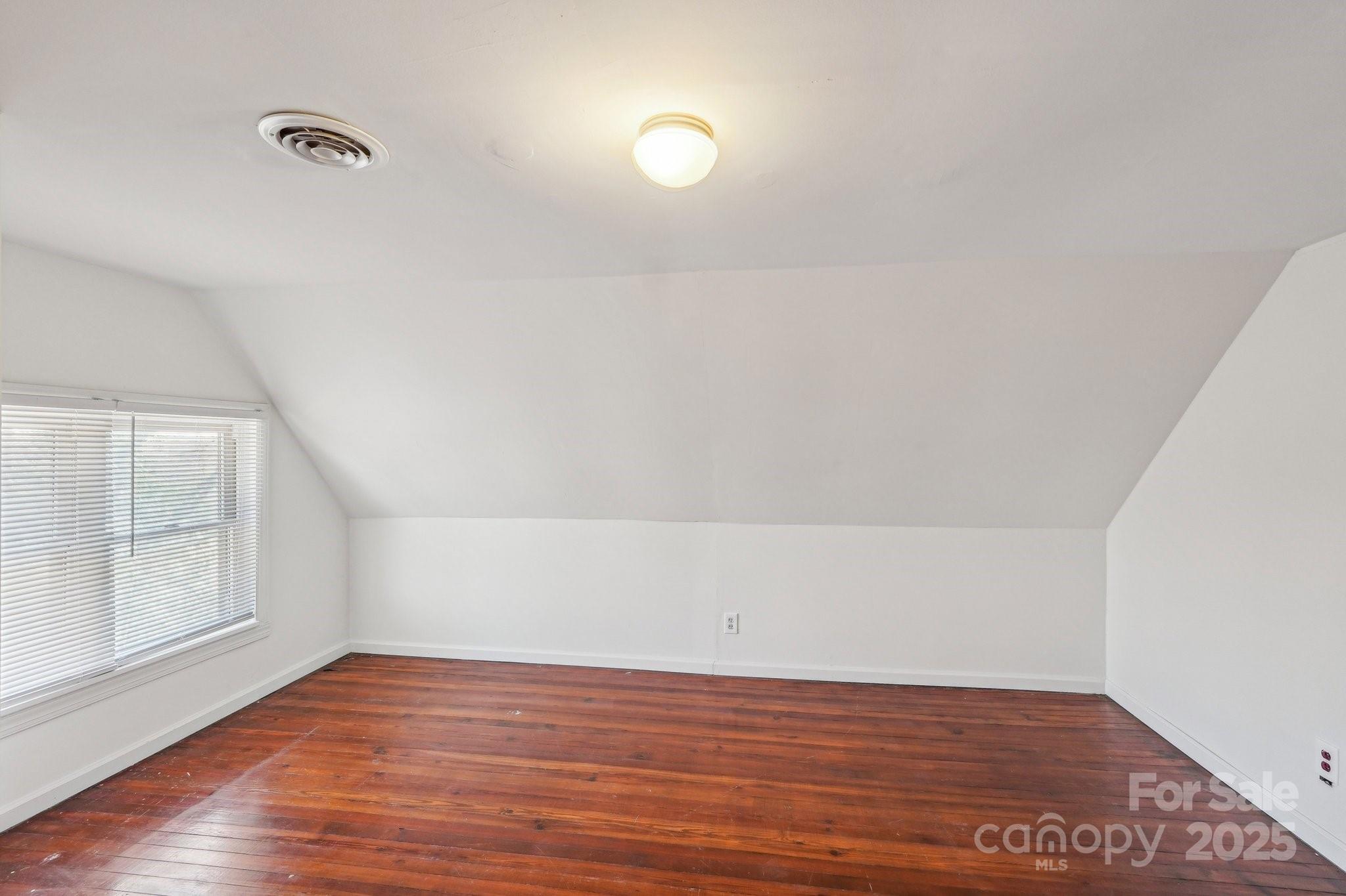 404 W Kerr Street Property Photo 37
