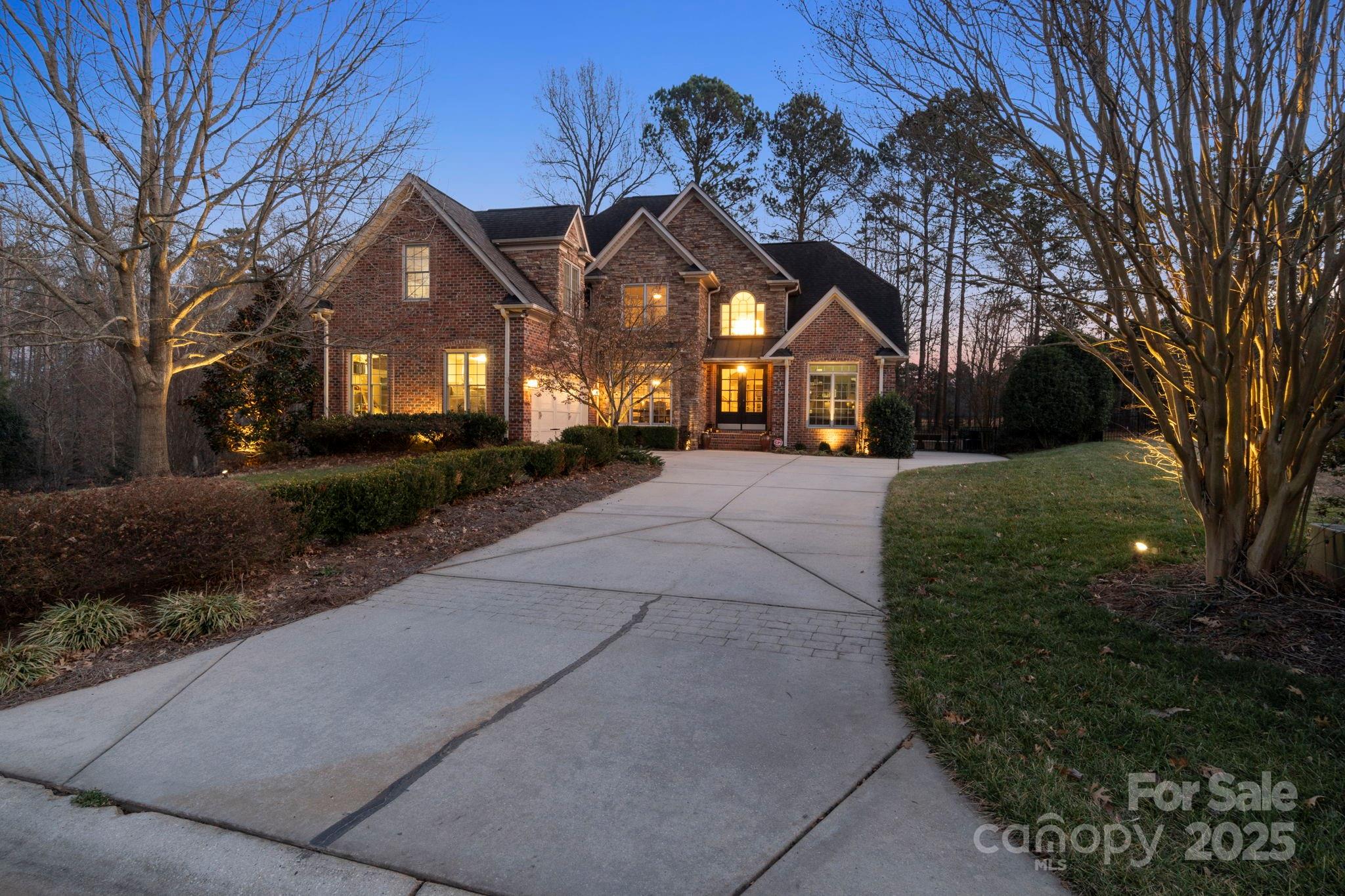 2012 Tomshire Drive Property Photo 2
