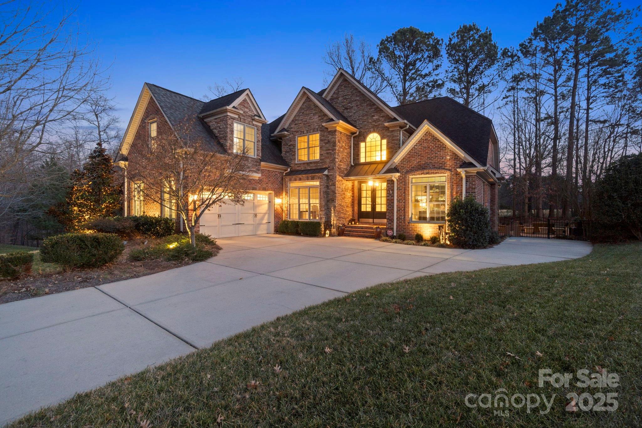 2012 Tomshire Drive Property Photo 3