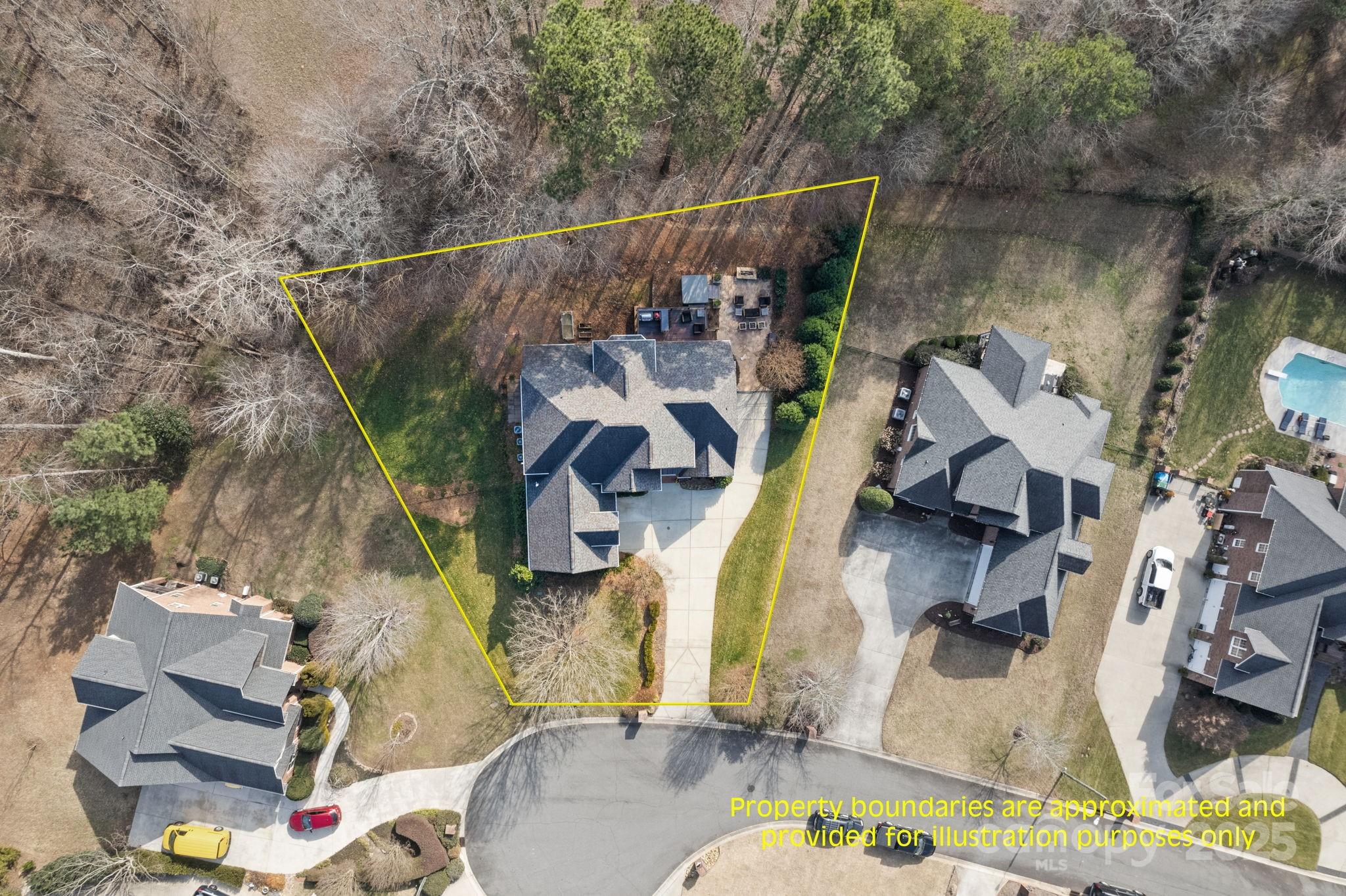 2012 Tomshire Drive Property Photo 6