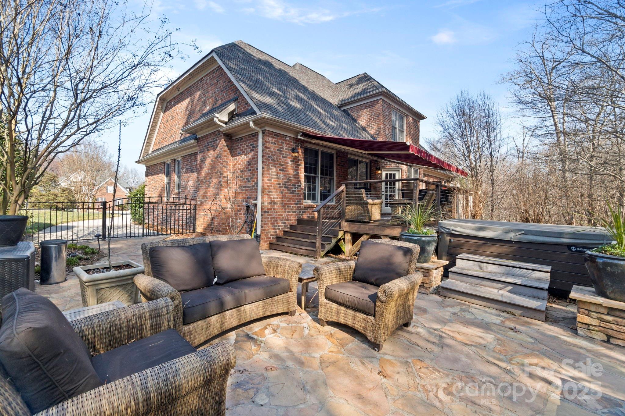 2012 Tomshire Drive Property Photo 47