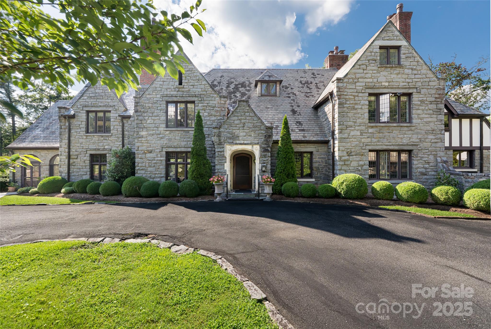 436 Vanderbilt Road Property Photo 1