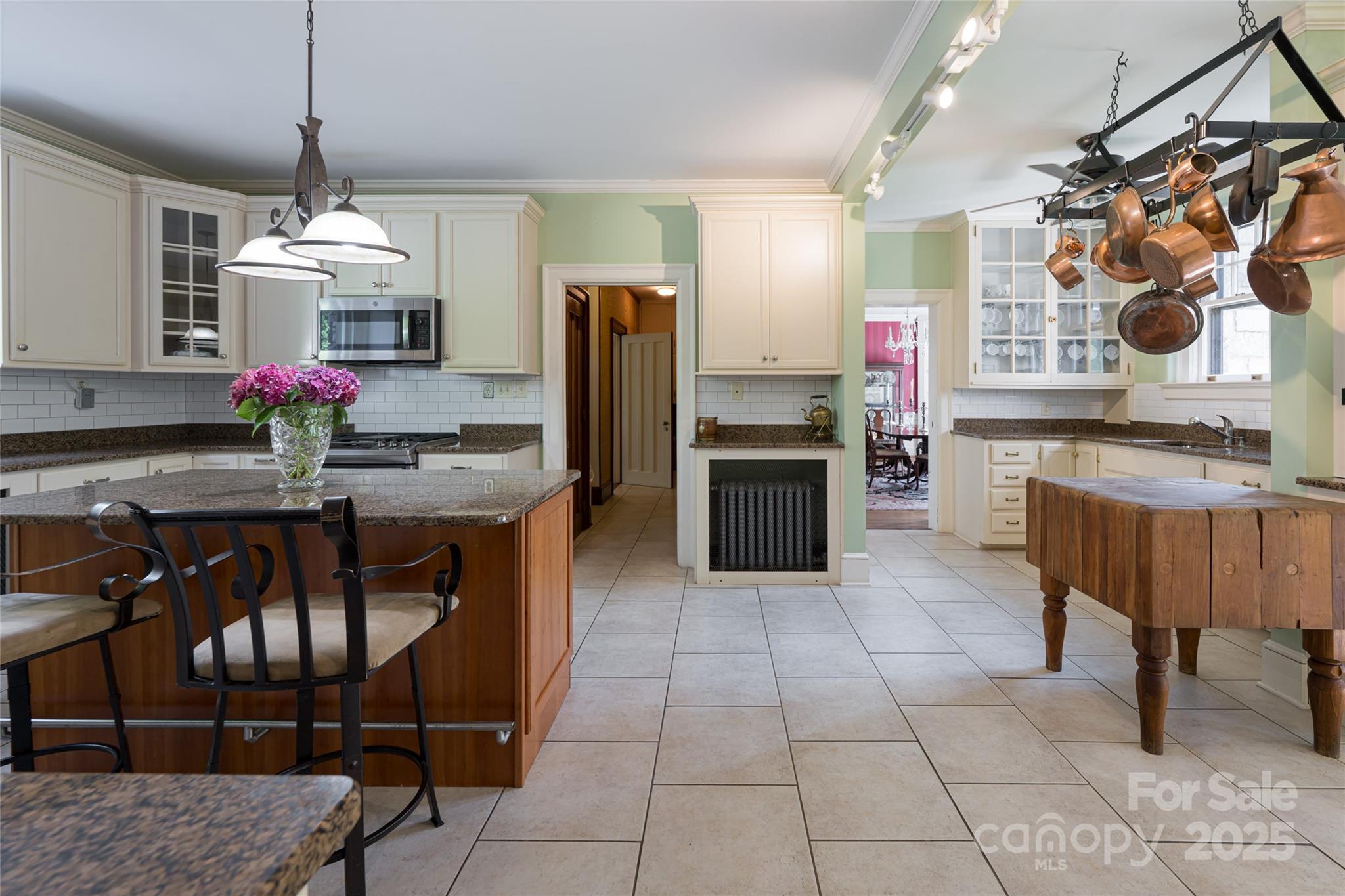 436 Vanderbilt Road Property Photo 11