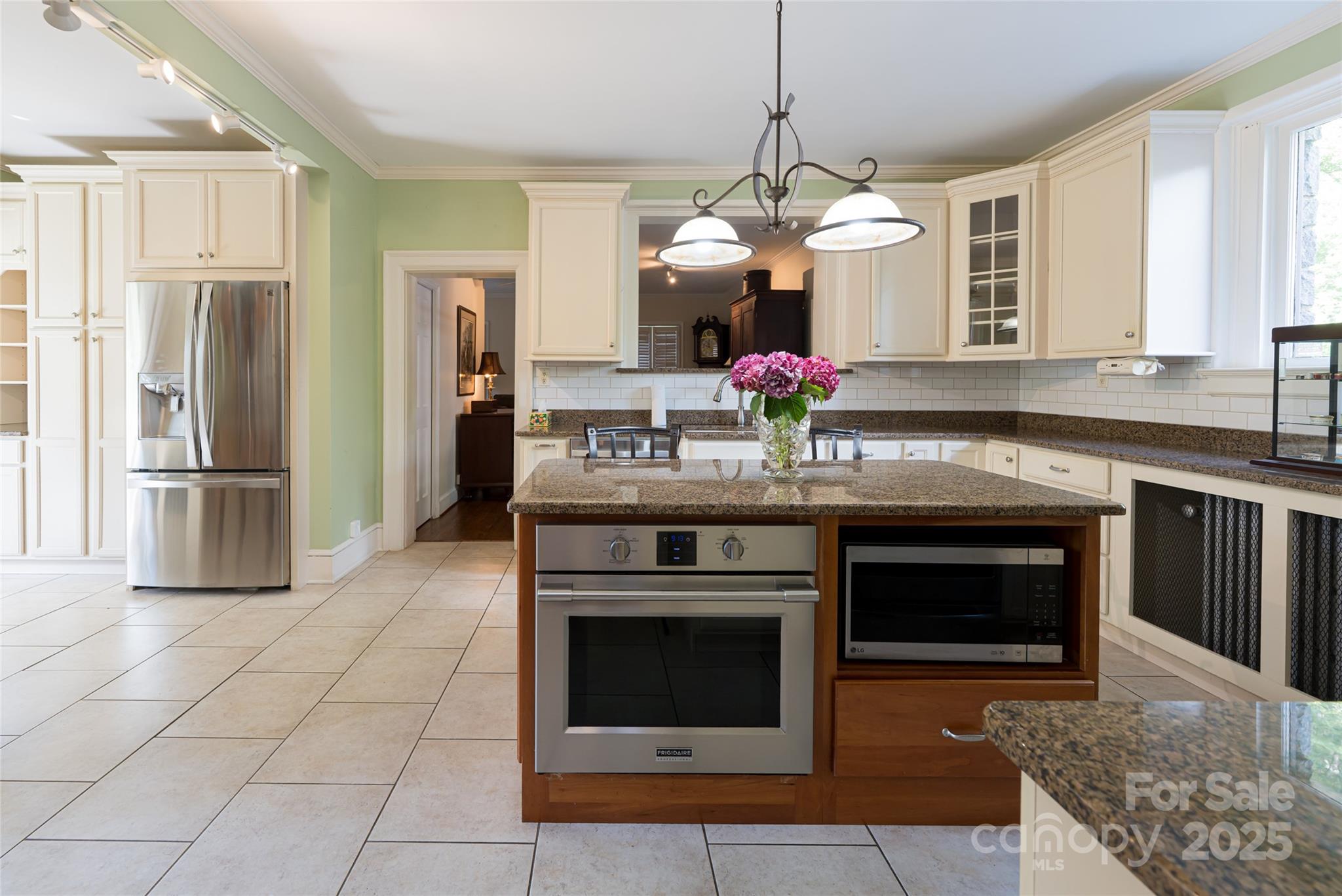 436 Vanderbilt Road Property Photo 14