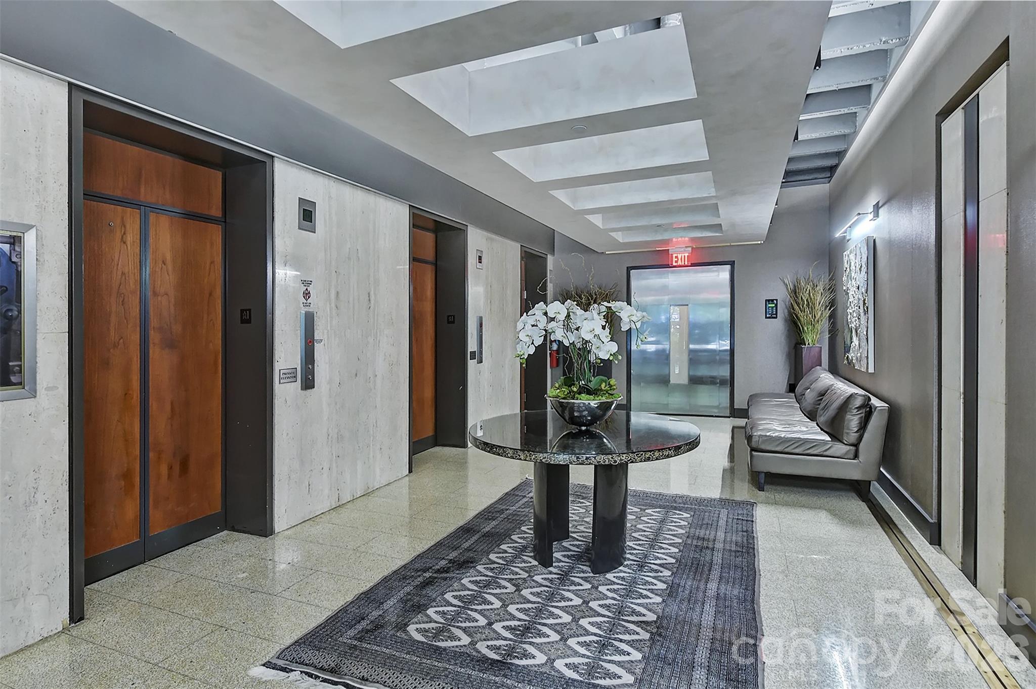 139 S Tryon Street 6 Property Photo 4