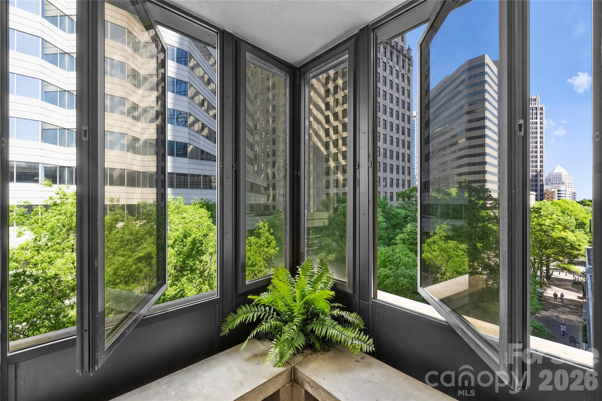 139 S Tryon Street 6 Property Photo 10