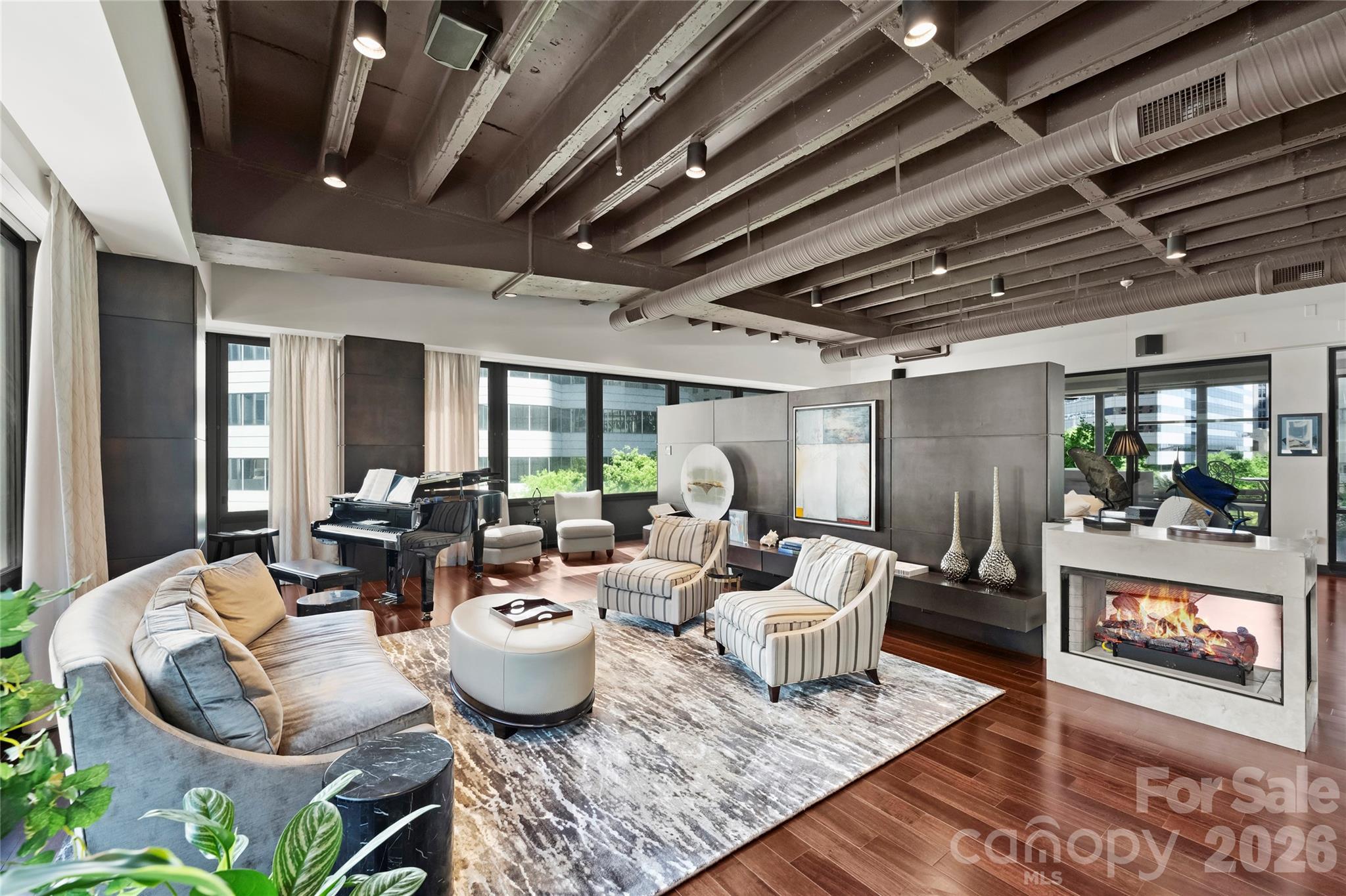 139 S Tryon Street 6 Property Photo 13