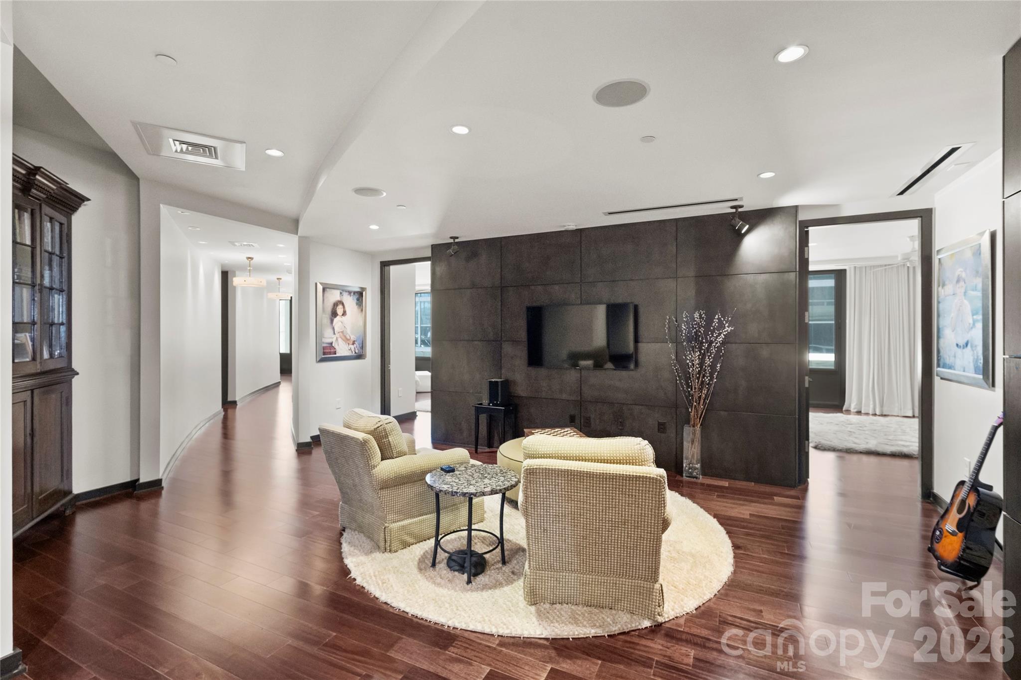139 S Tryon Street 6 Property Photo 26