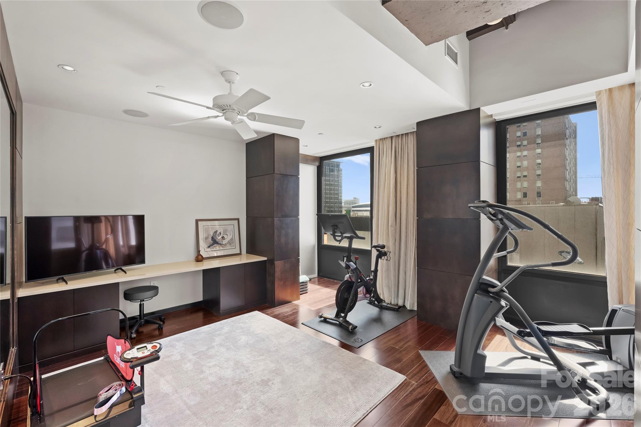 139 S Tryon Street 6 Property Photo 30