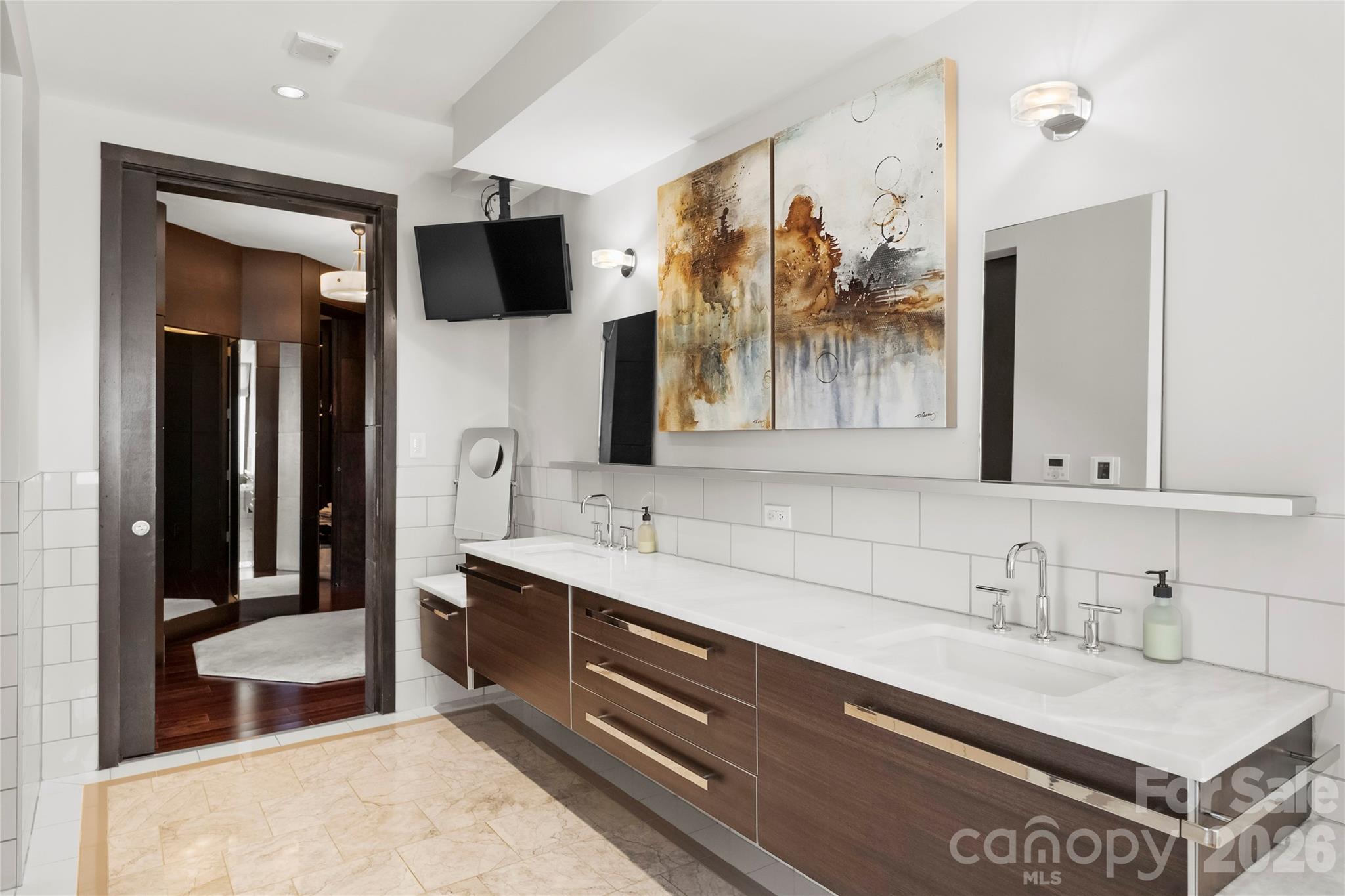 139 S Tryon Street 6 Property Photo 33