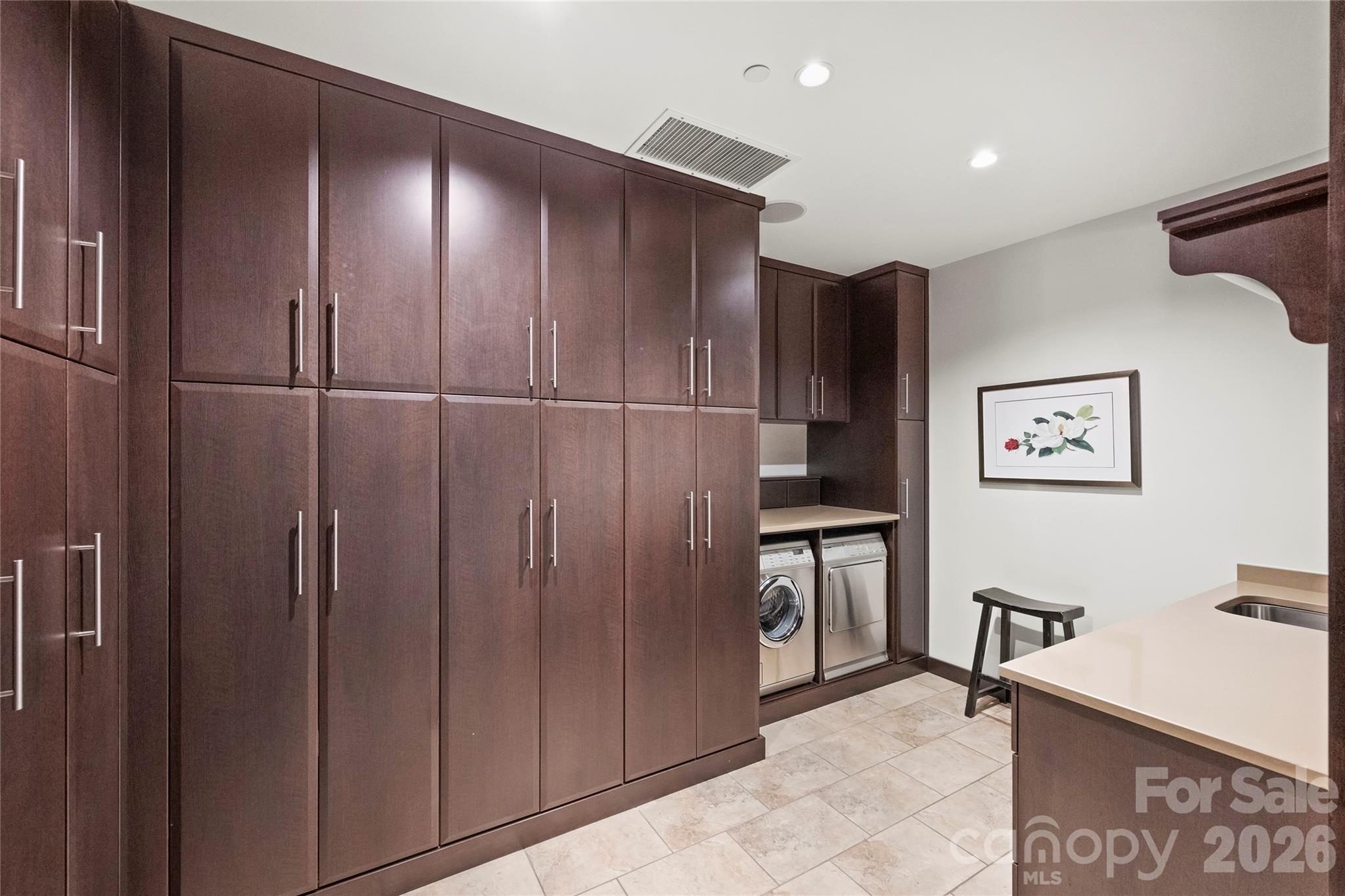 139 S Tryon Street 6 Property Photo 40