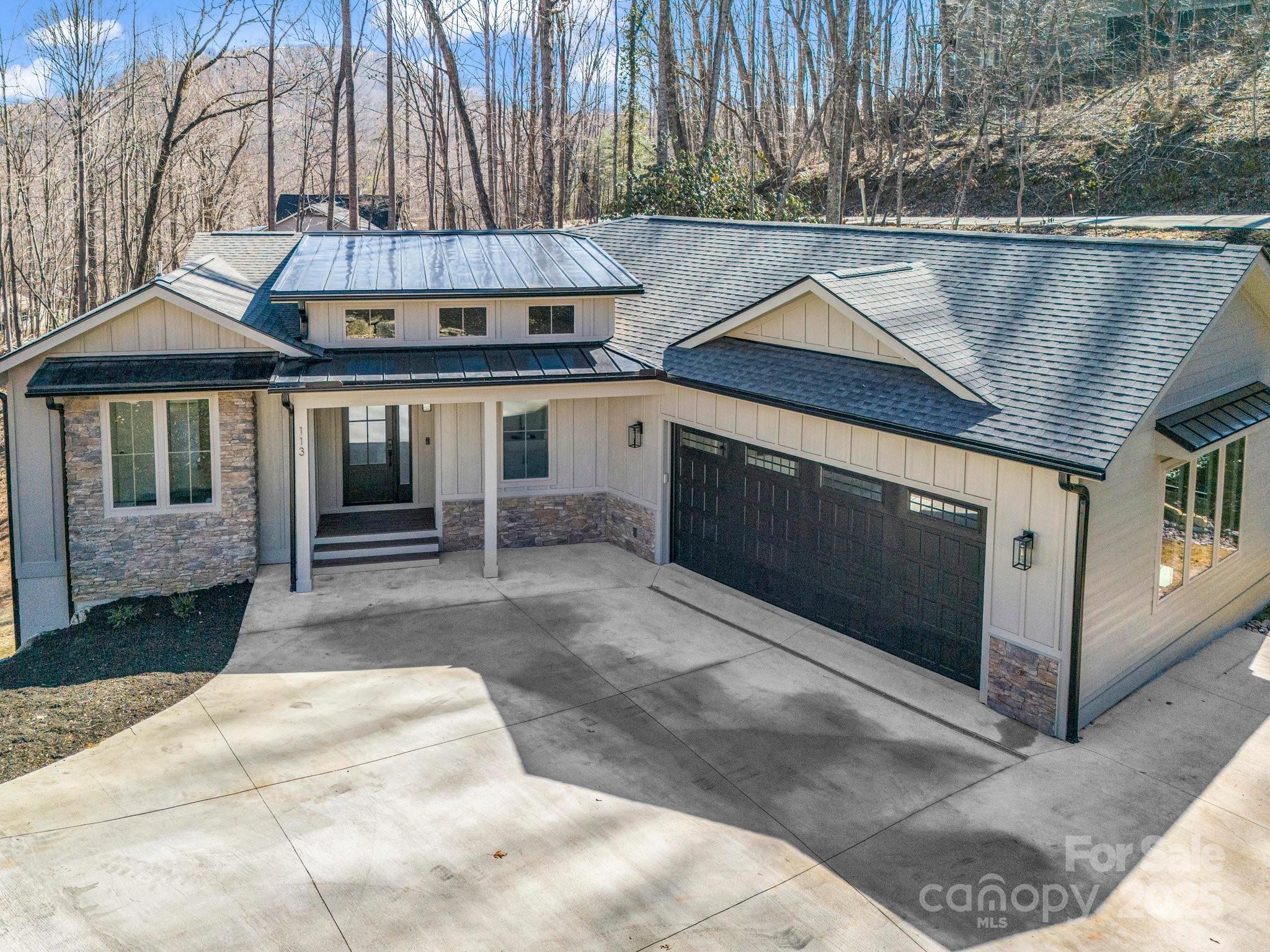 113 Foxwood Drive Property Photo 2