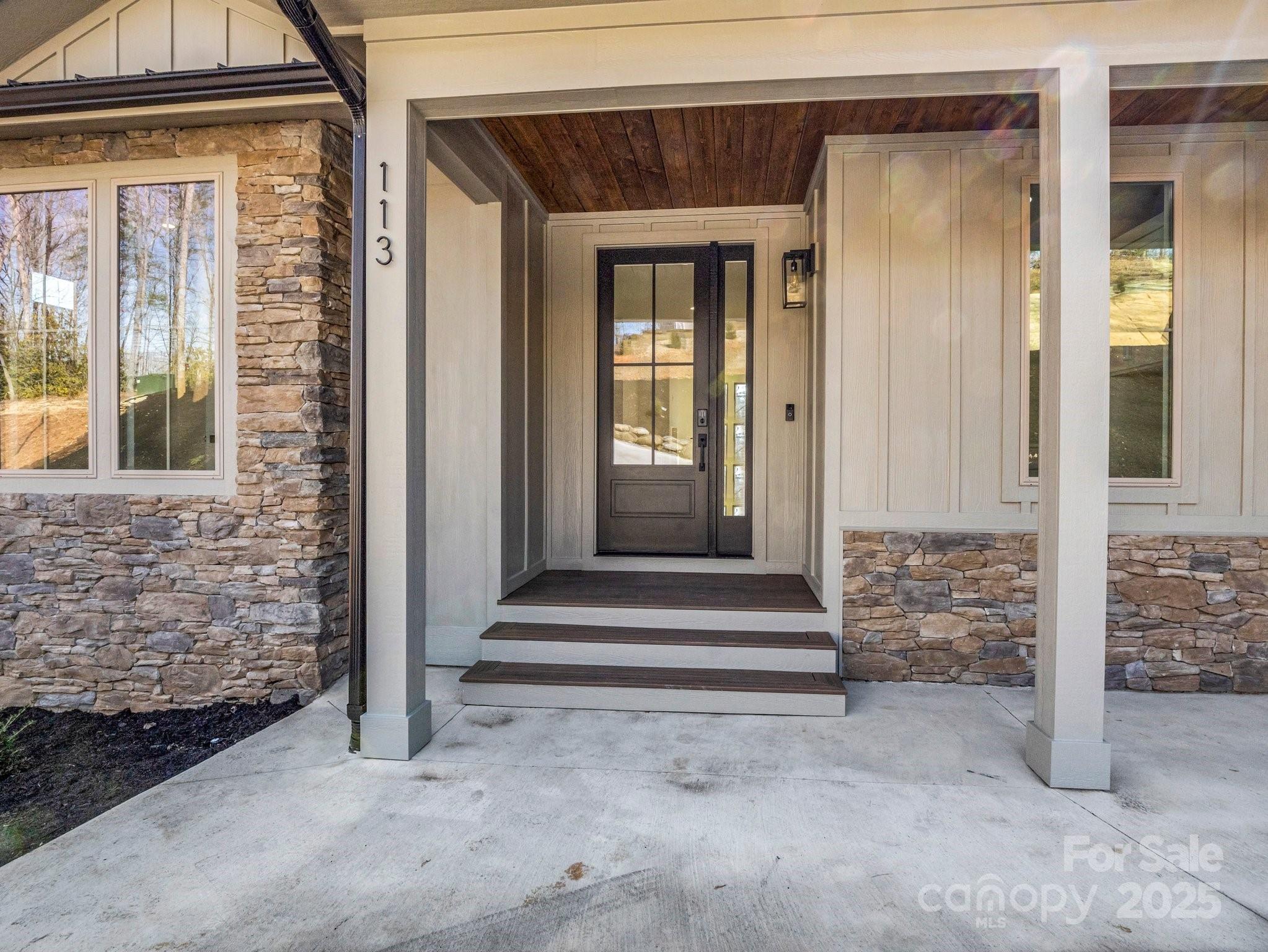 113 Foxwood Drive Property Photo 4