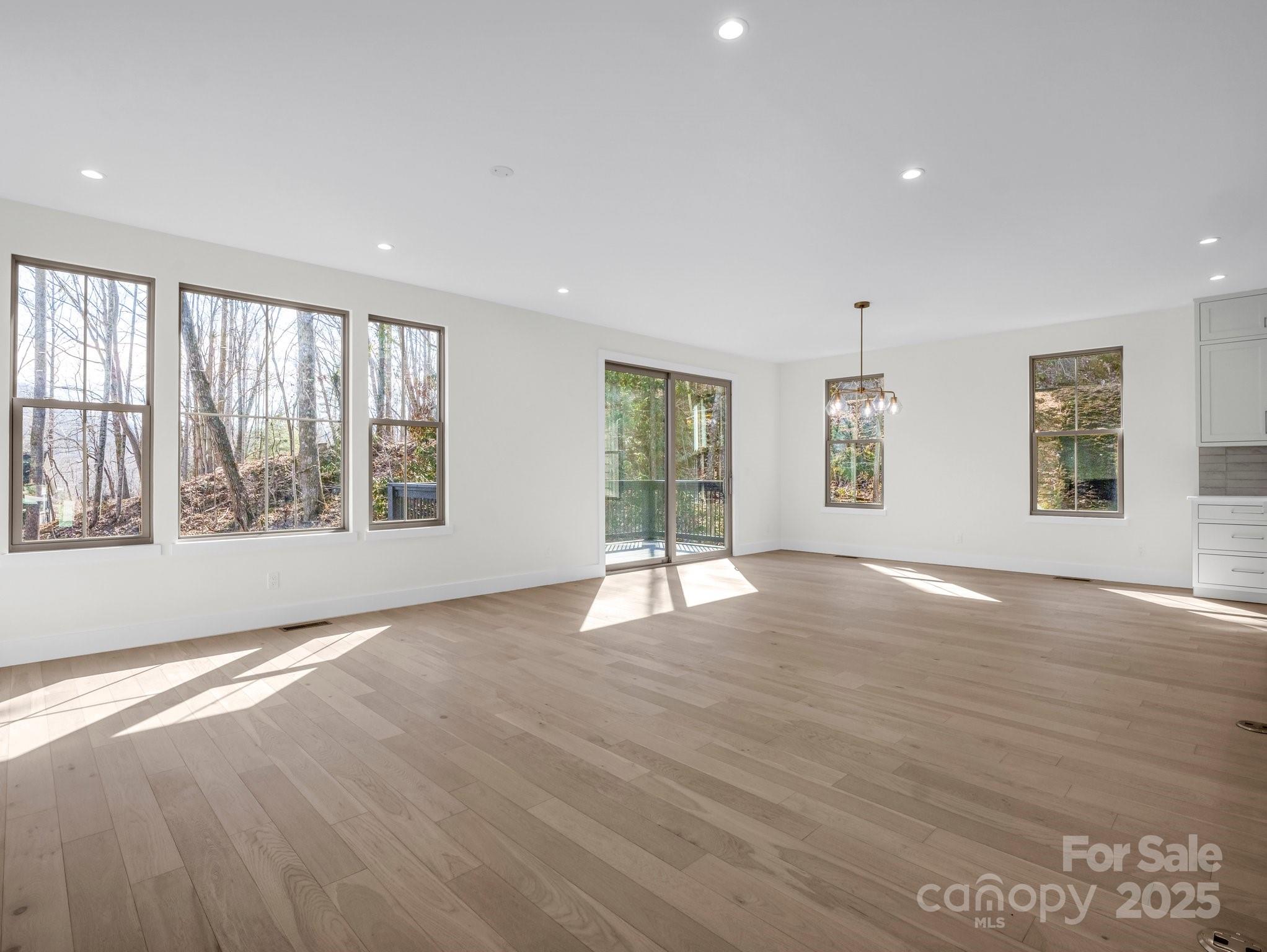 113 Foxwood Drive Property Photo 8