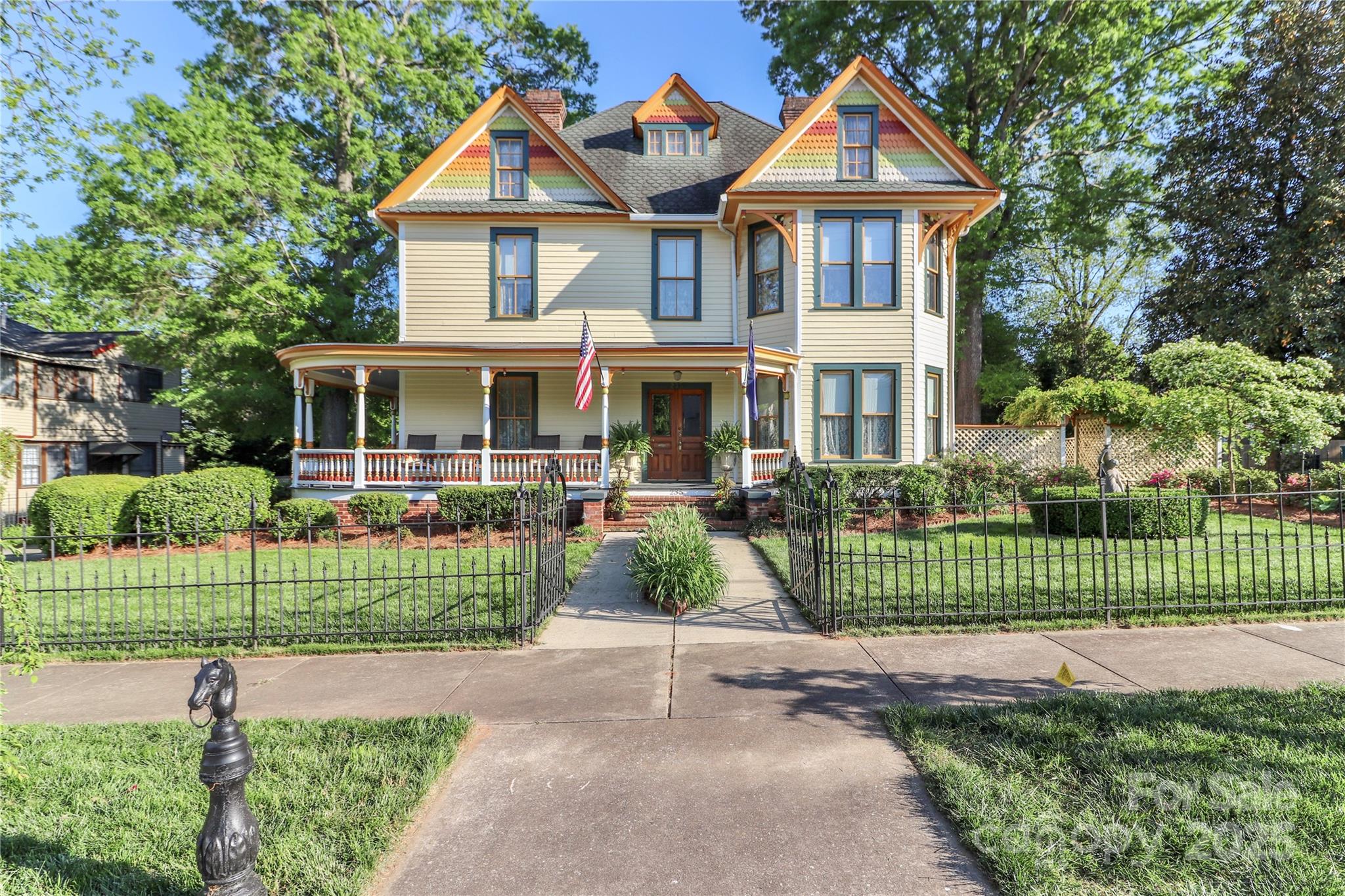 235 Walnut Street Property Photo 1