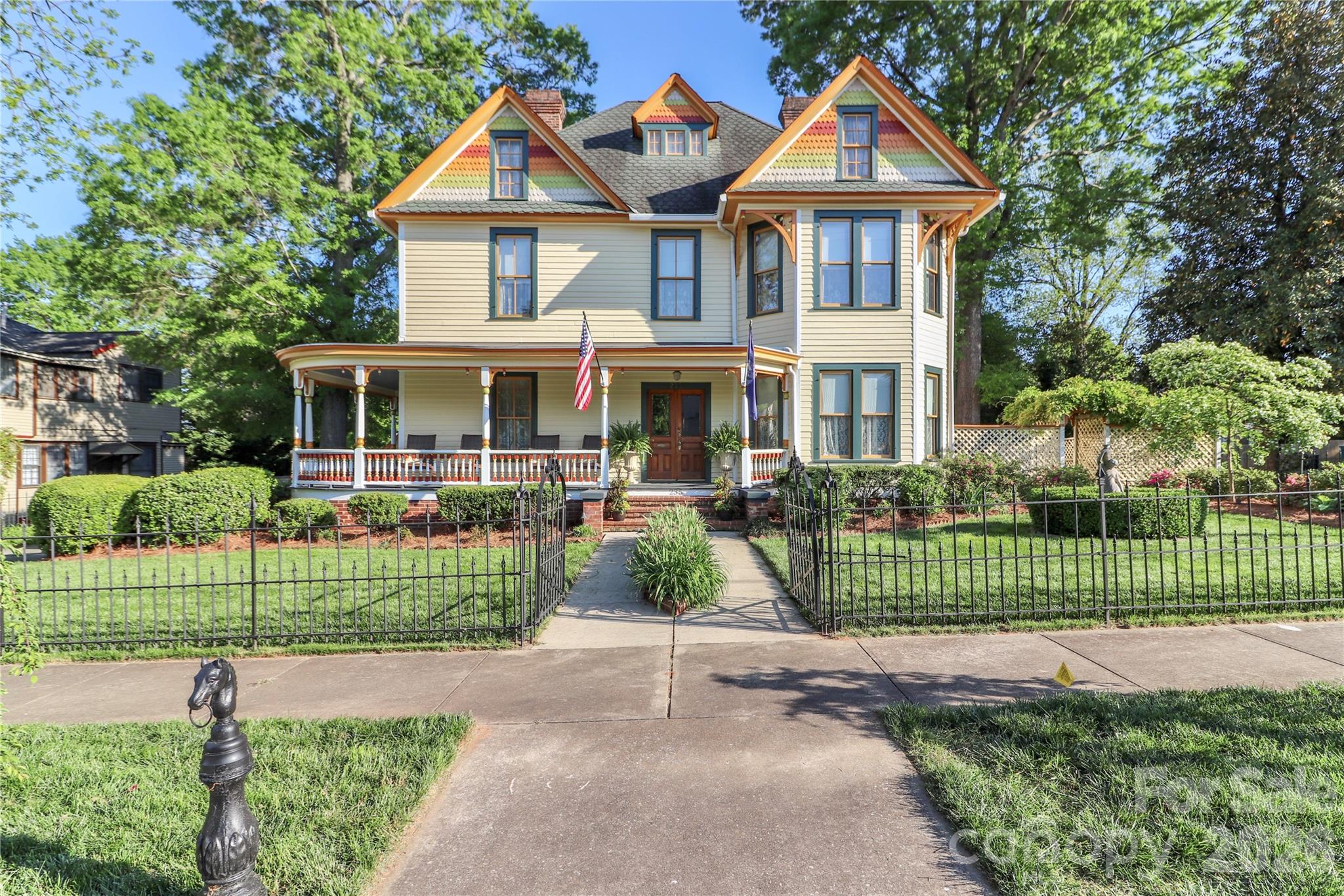 235 Walnut Street Property Photo 1