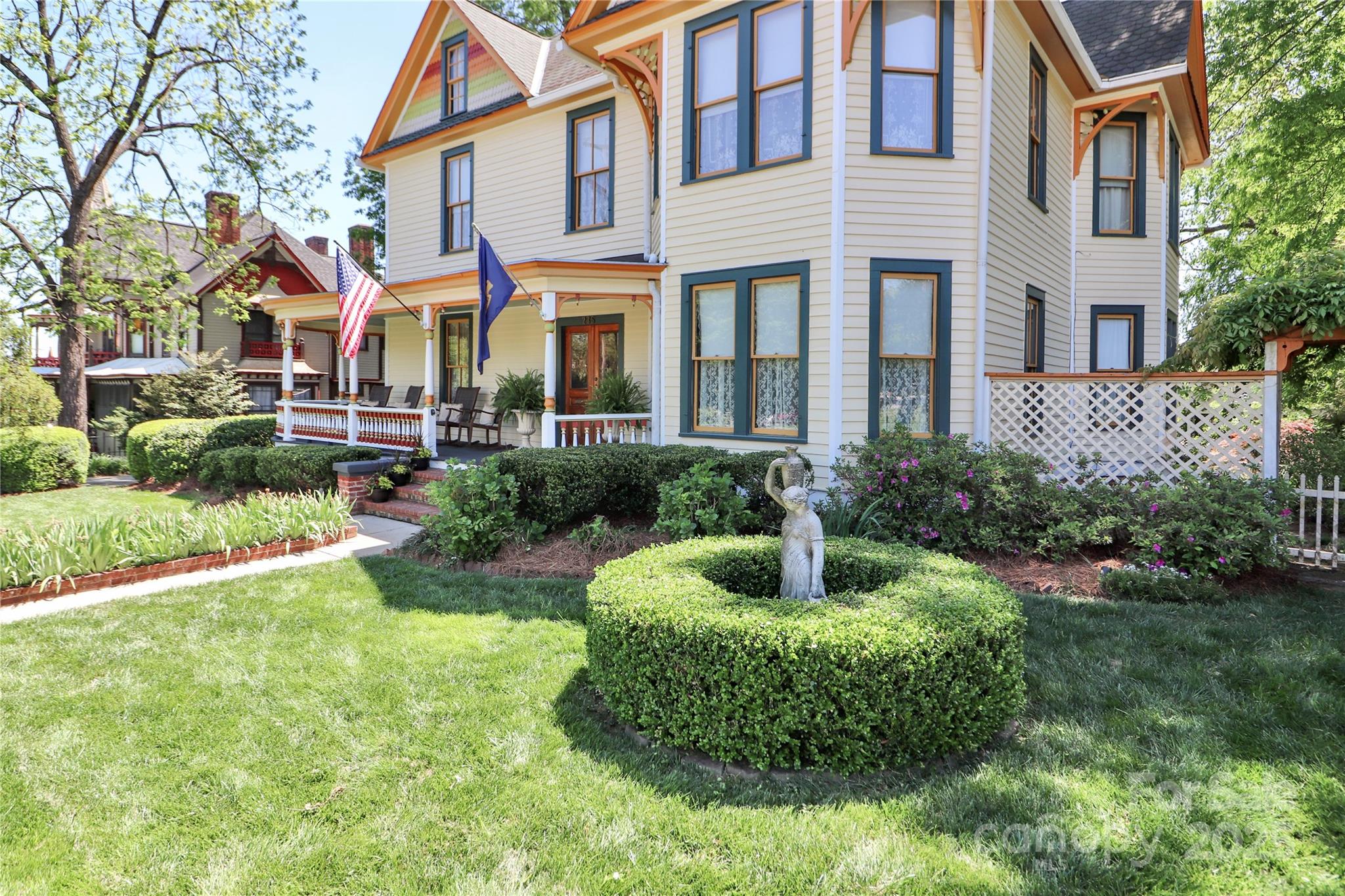 235 Walnut Street Property Photo 3