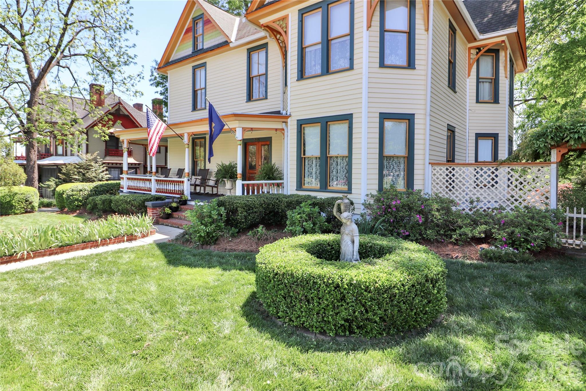 235 Walnut Street Property Photo 3
