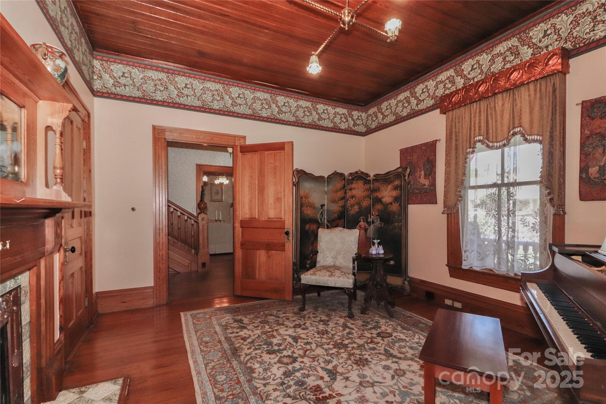 235 Walnut Street Property Photo 10