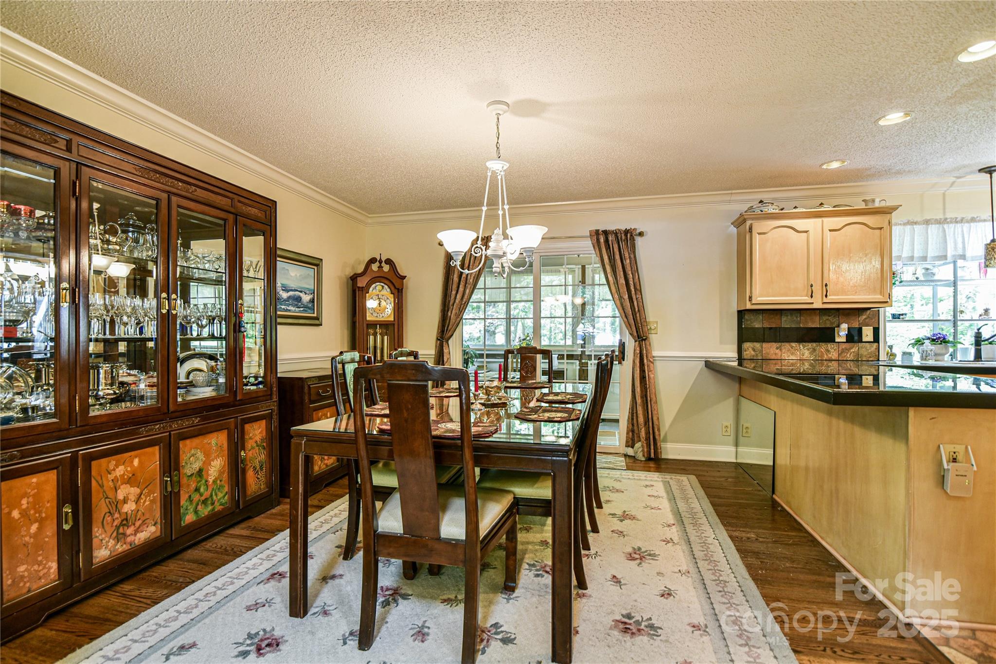 145 Fox Glen Drive Property Photo 13