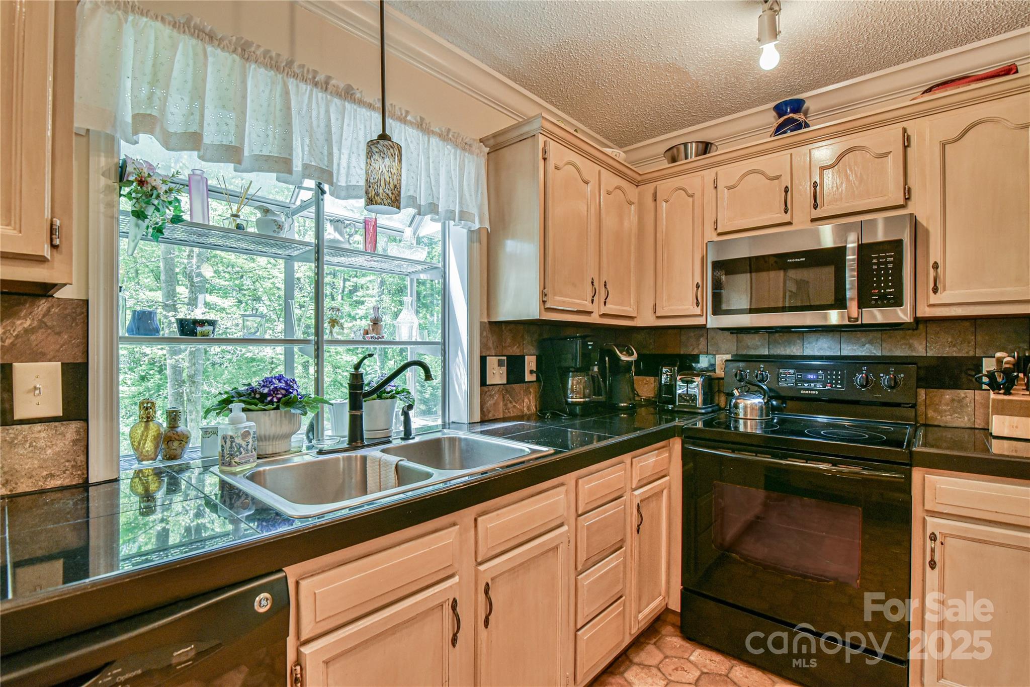 145 Fox Glen Drive Property Photo 15