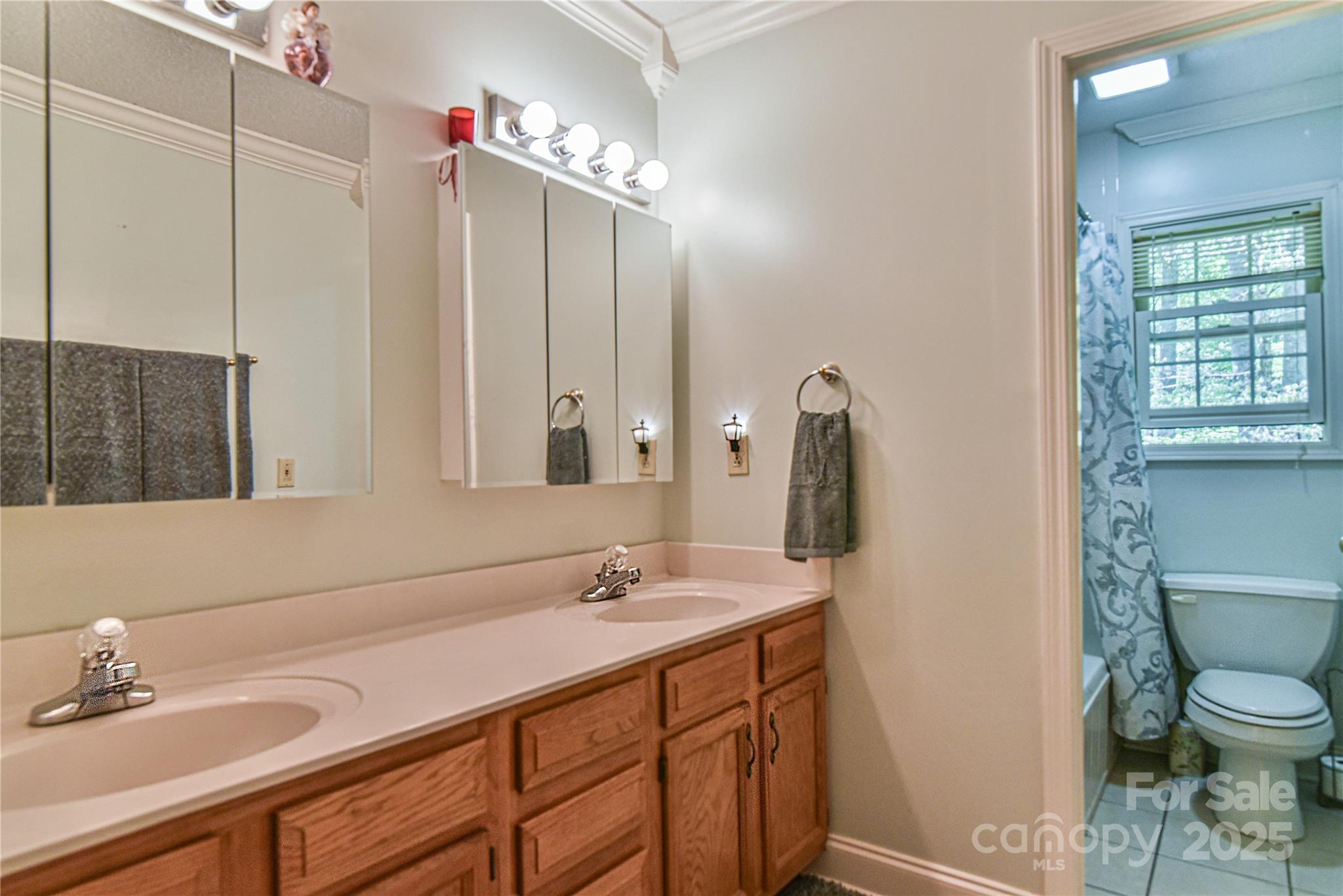 145 Fox Glen Drive Property Photo 18