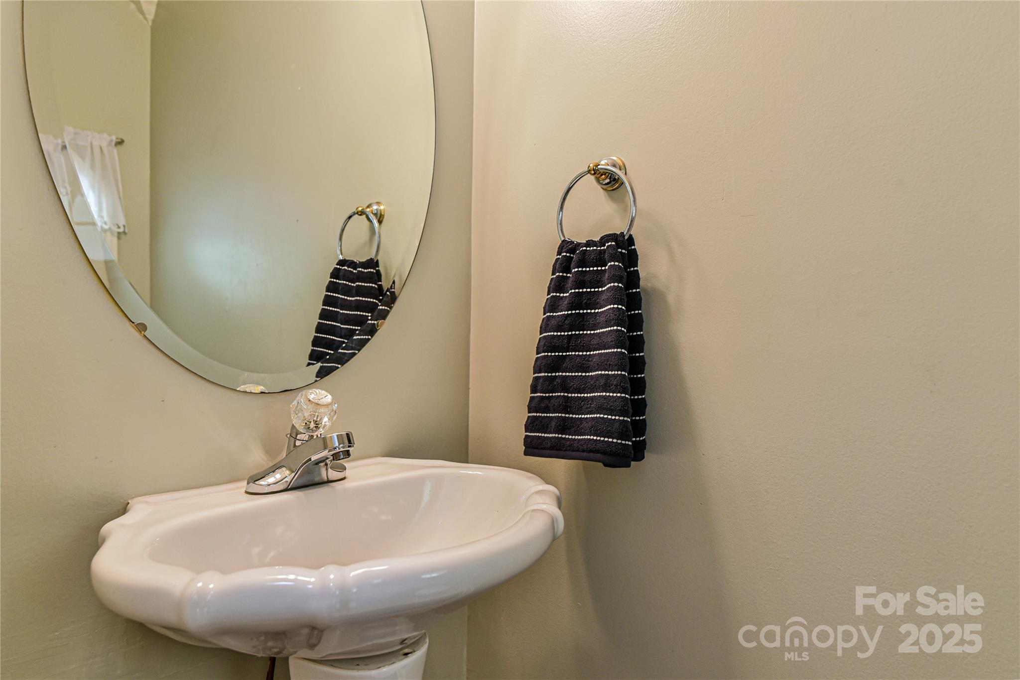 145 Fox Glen Drive Property Photo 20