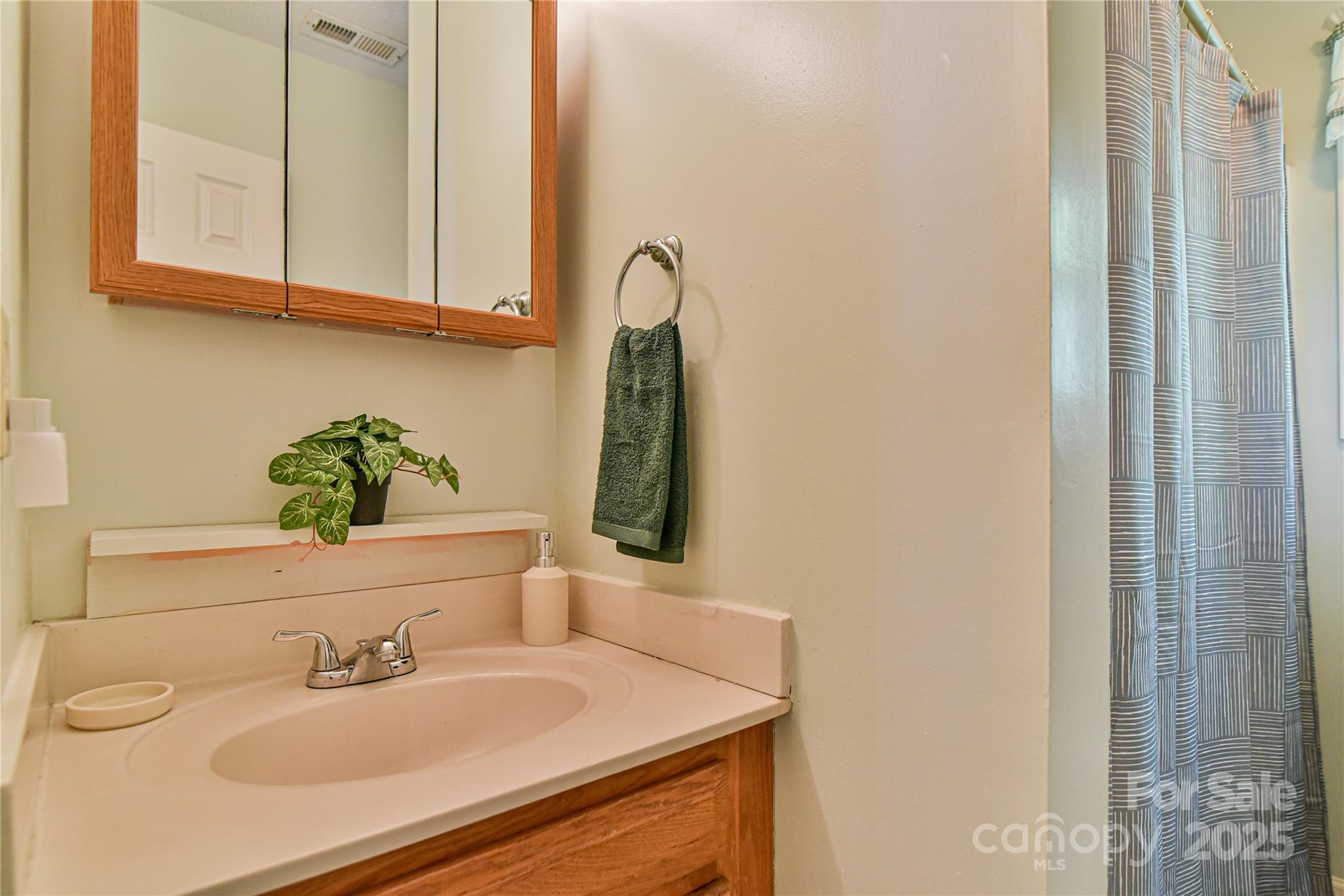145 Fox Glen Drive Property Photo 27