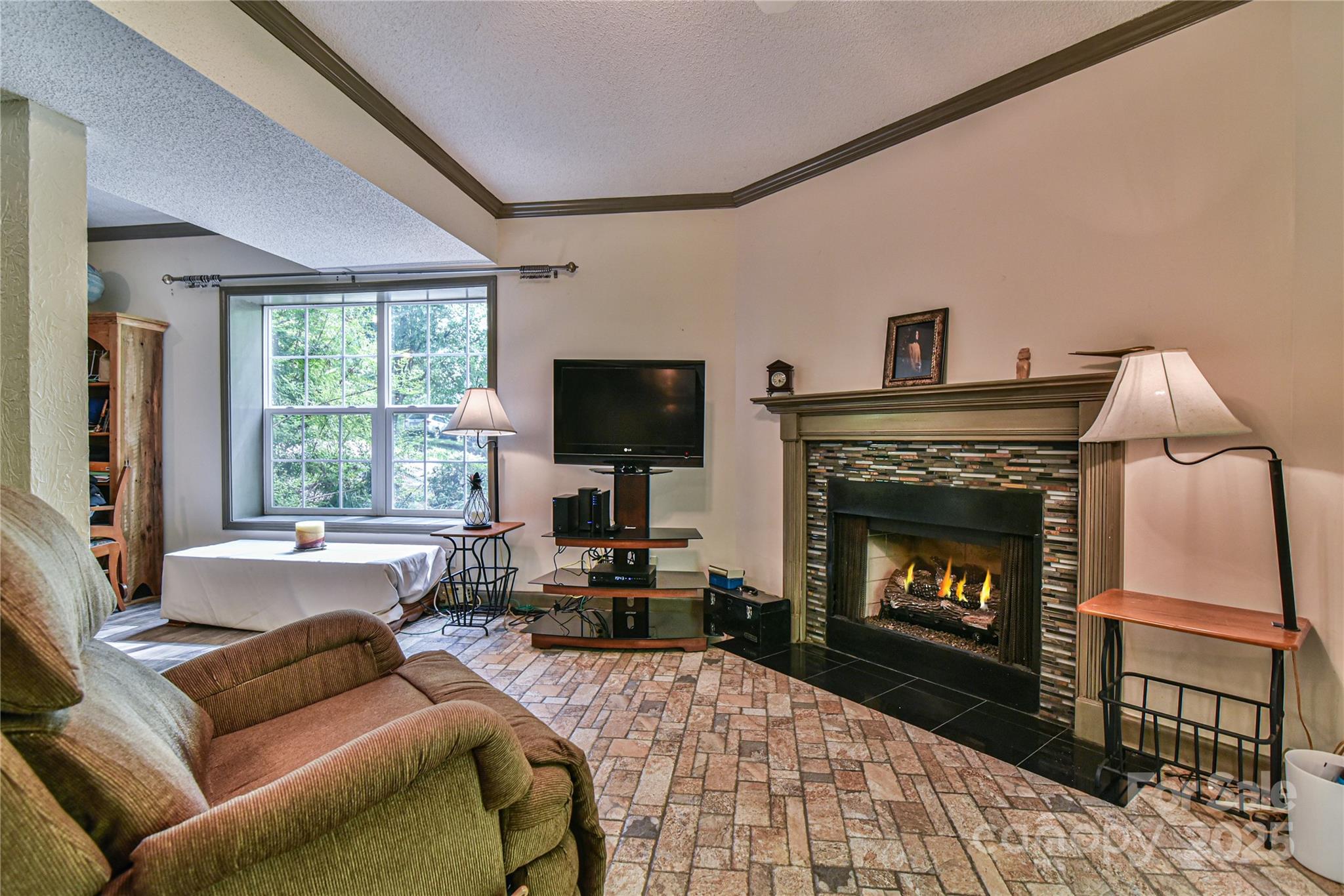 145 Fox Glen Drive Property Photo 30