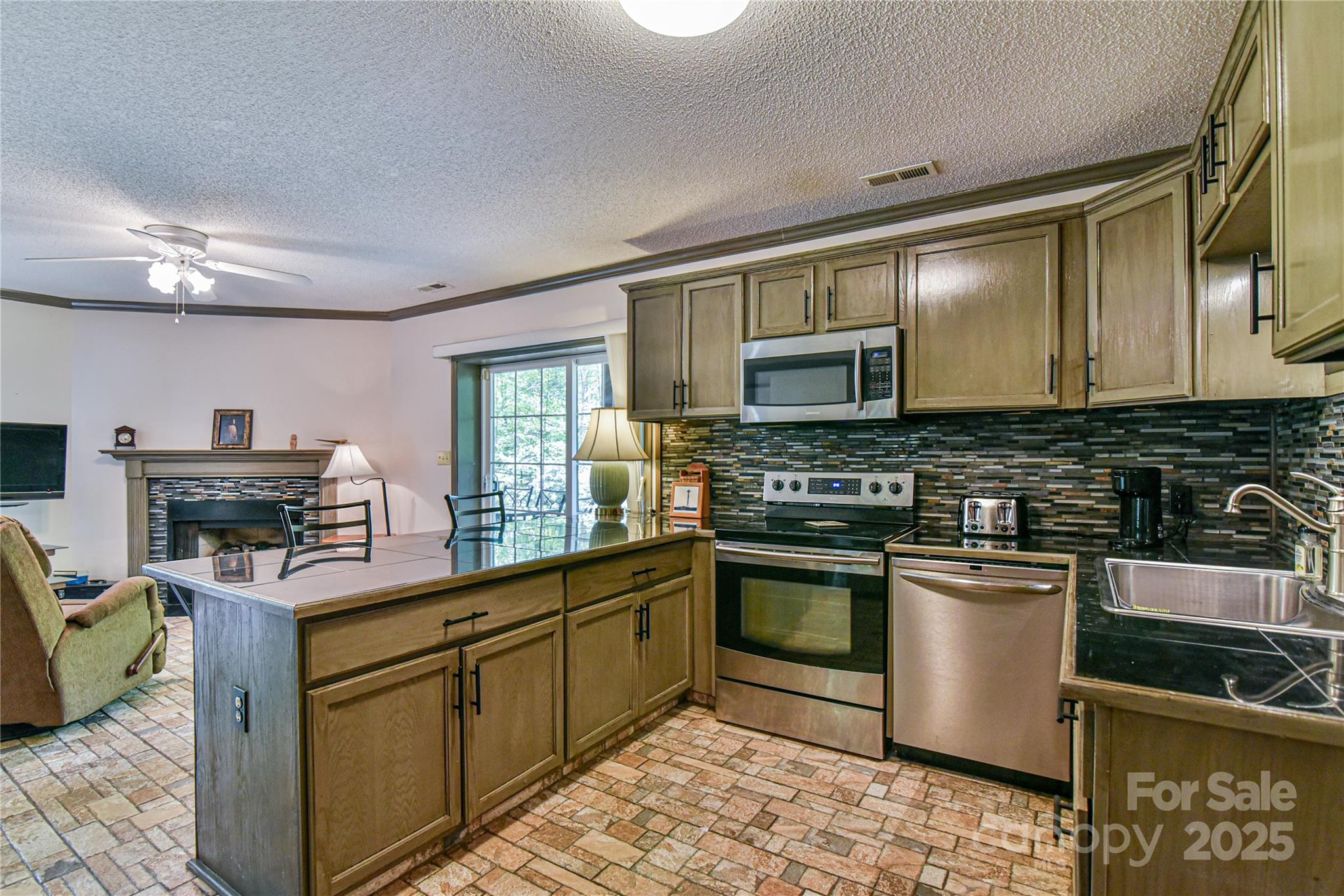 145 Fox Glen Drive Property Photo 32