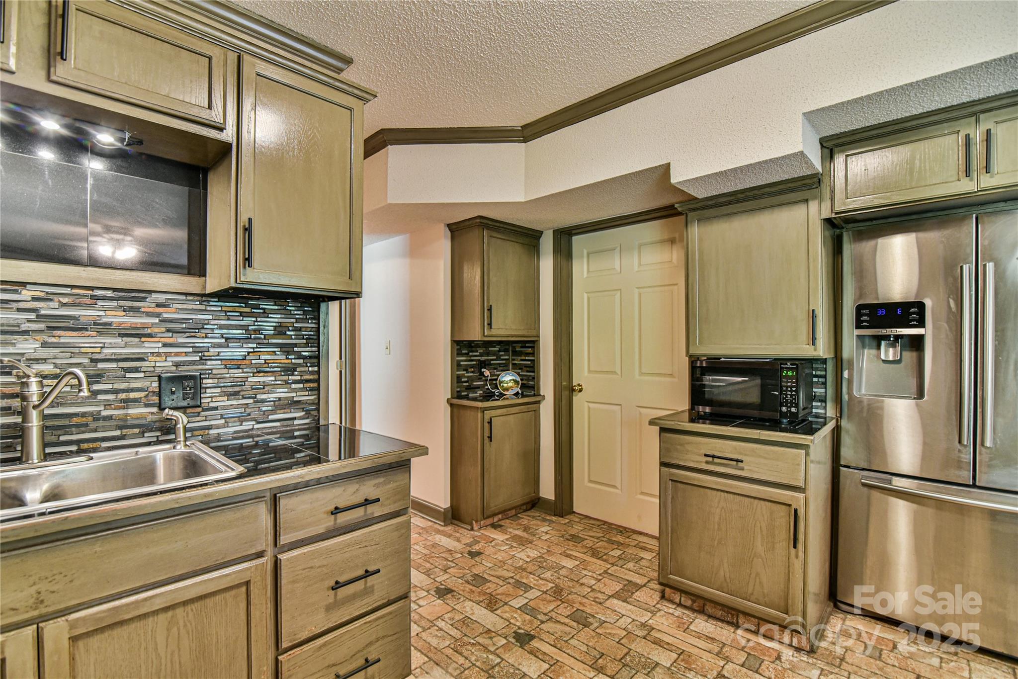 145 Fox Glen Drive Property Photo 33
