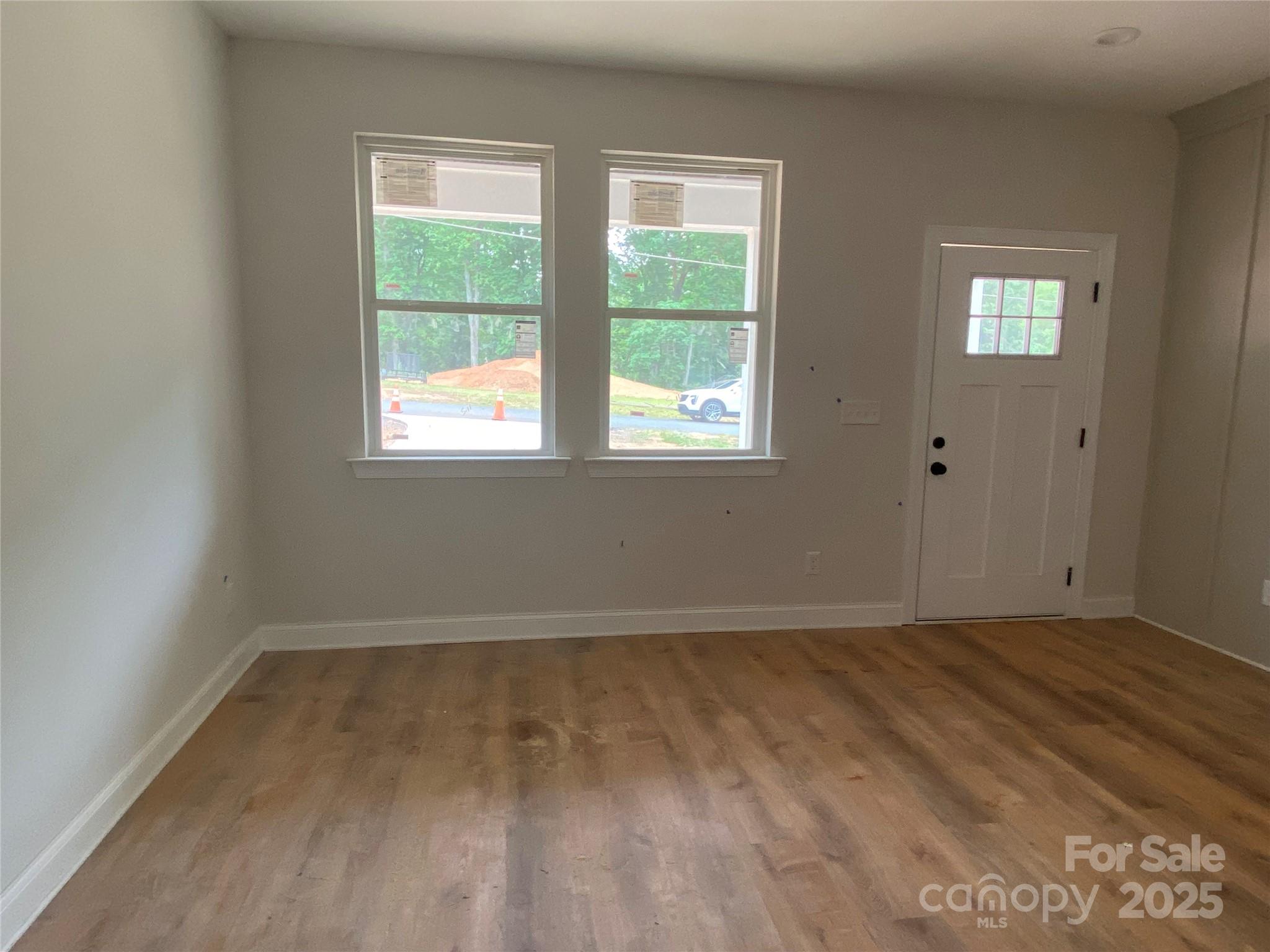 814 W Raleigh Avenue Property Photo 3