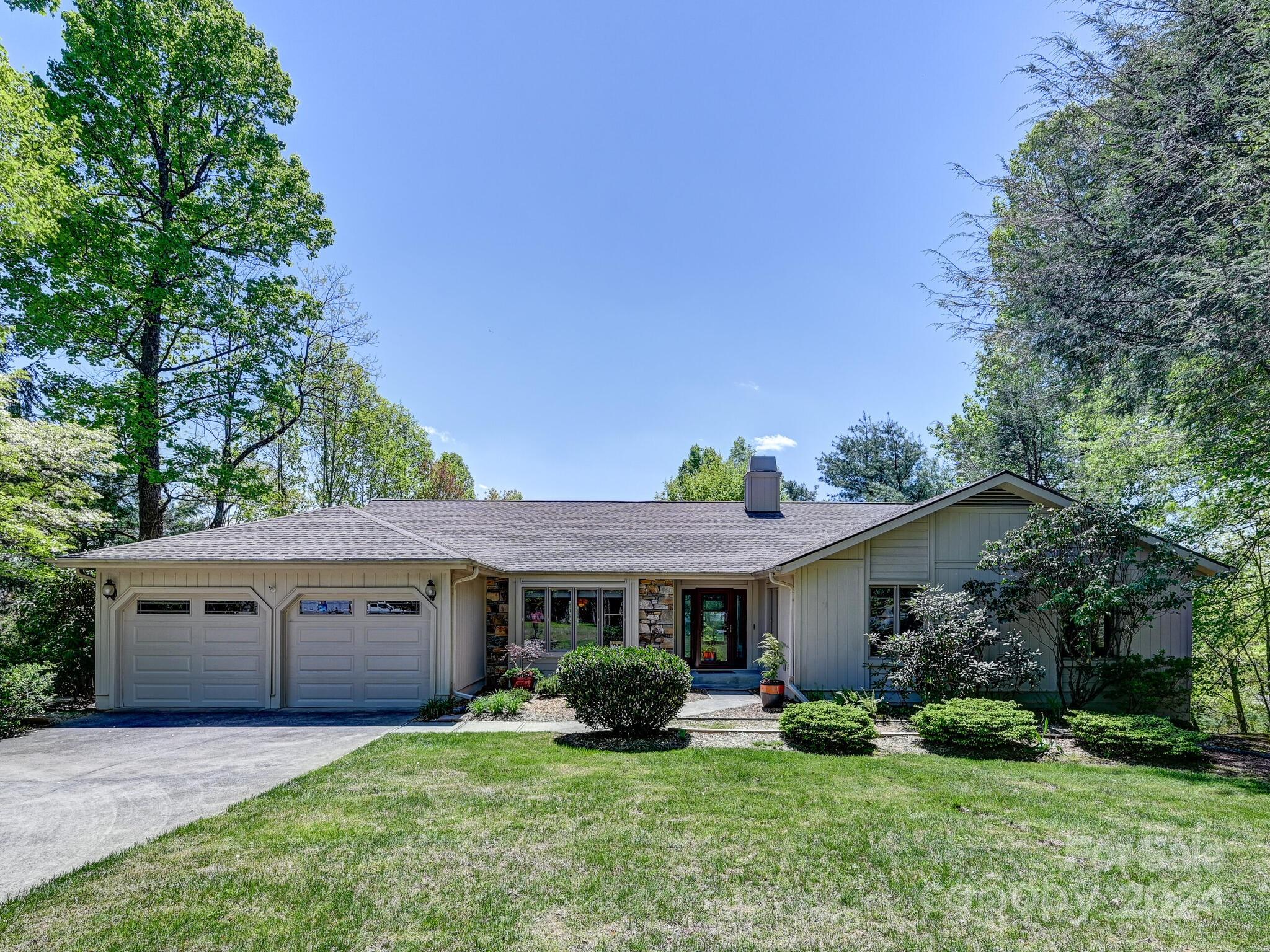 3940 Laurel Park Highway Property Photo 1