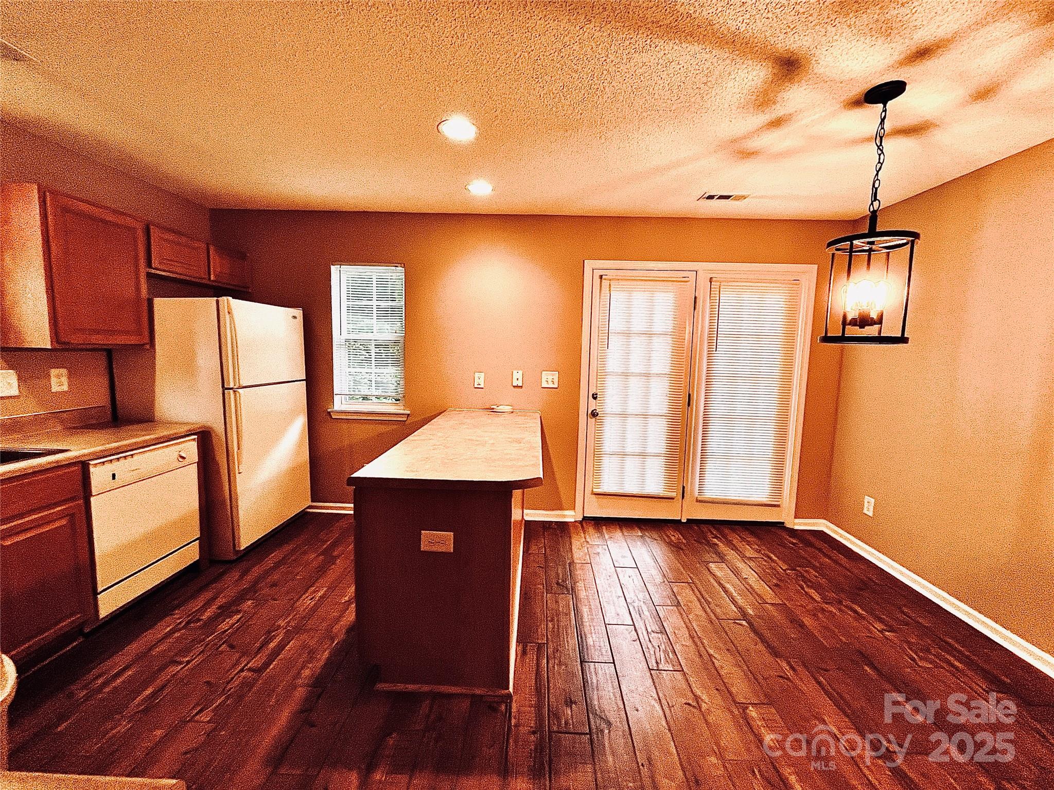 10875 Holly Ridge Boulevard Property Photo 7