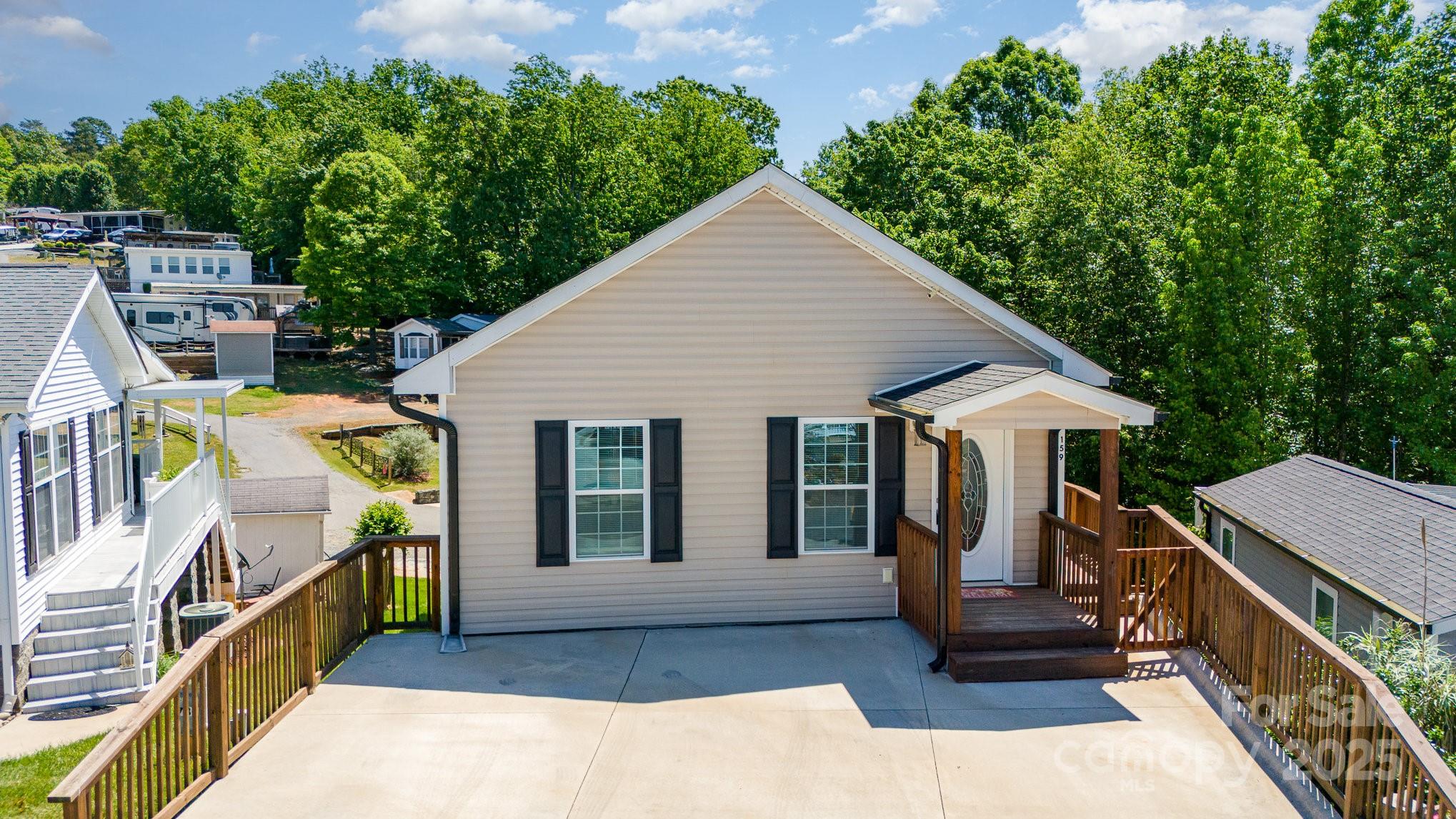 159 Badin Lake Circle Property Photo 2