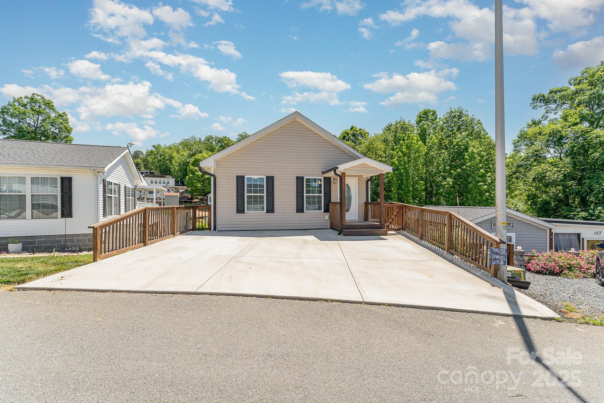 159 Badin Lake Circle Property Photo 3