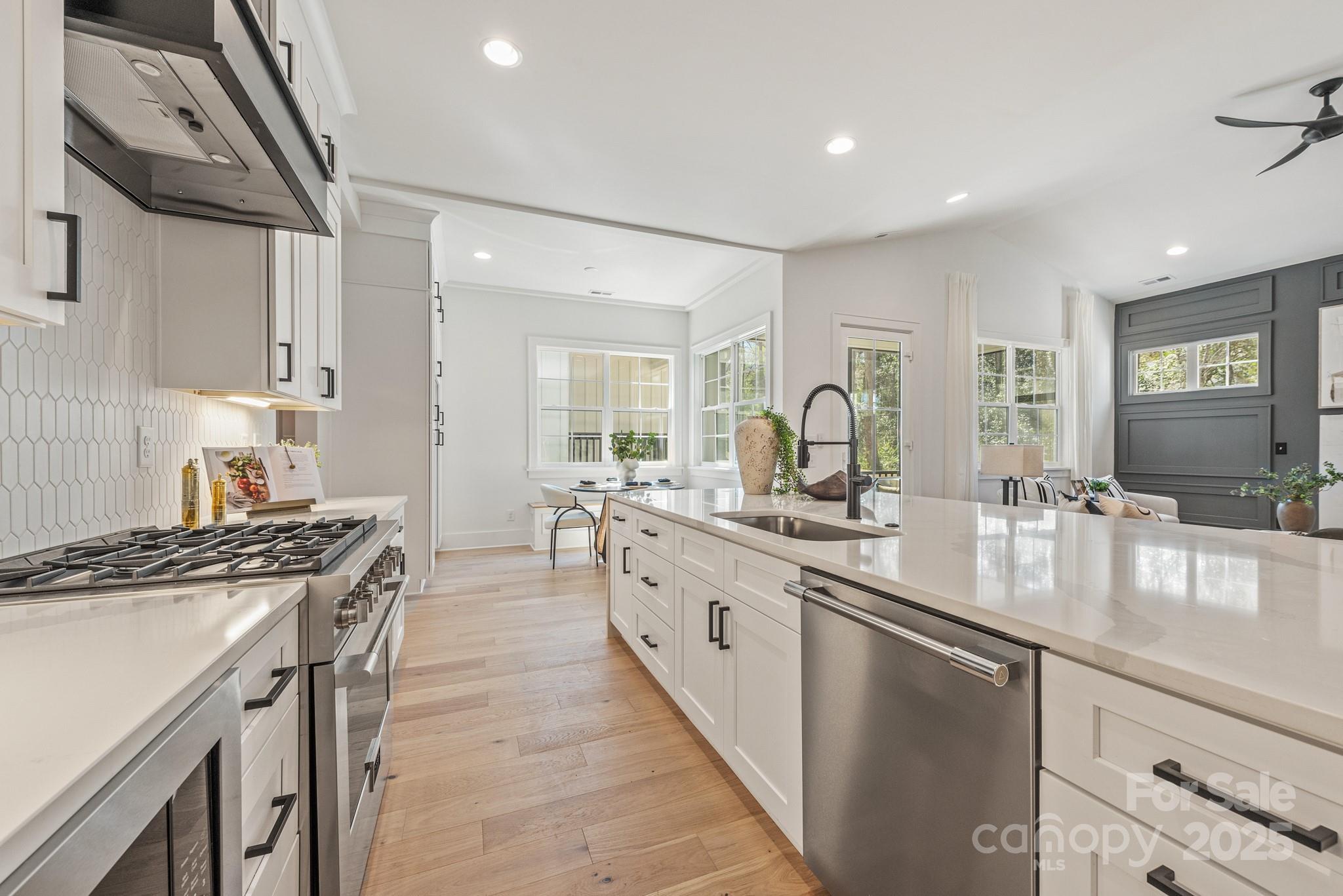 3945 Plainview Road Property Photo 14