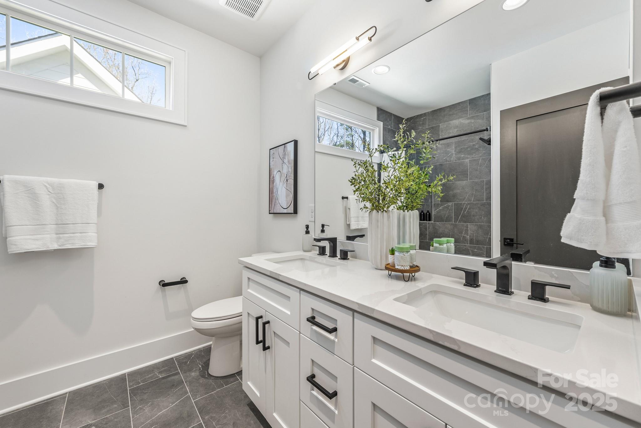 3945 Plainview Road Property Photo 35