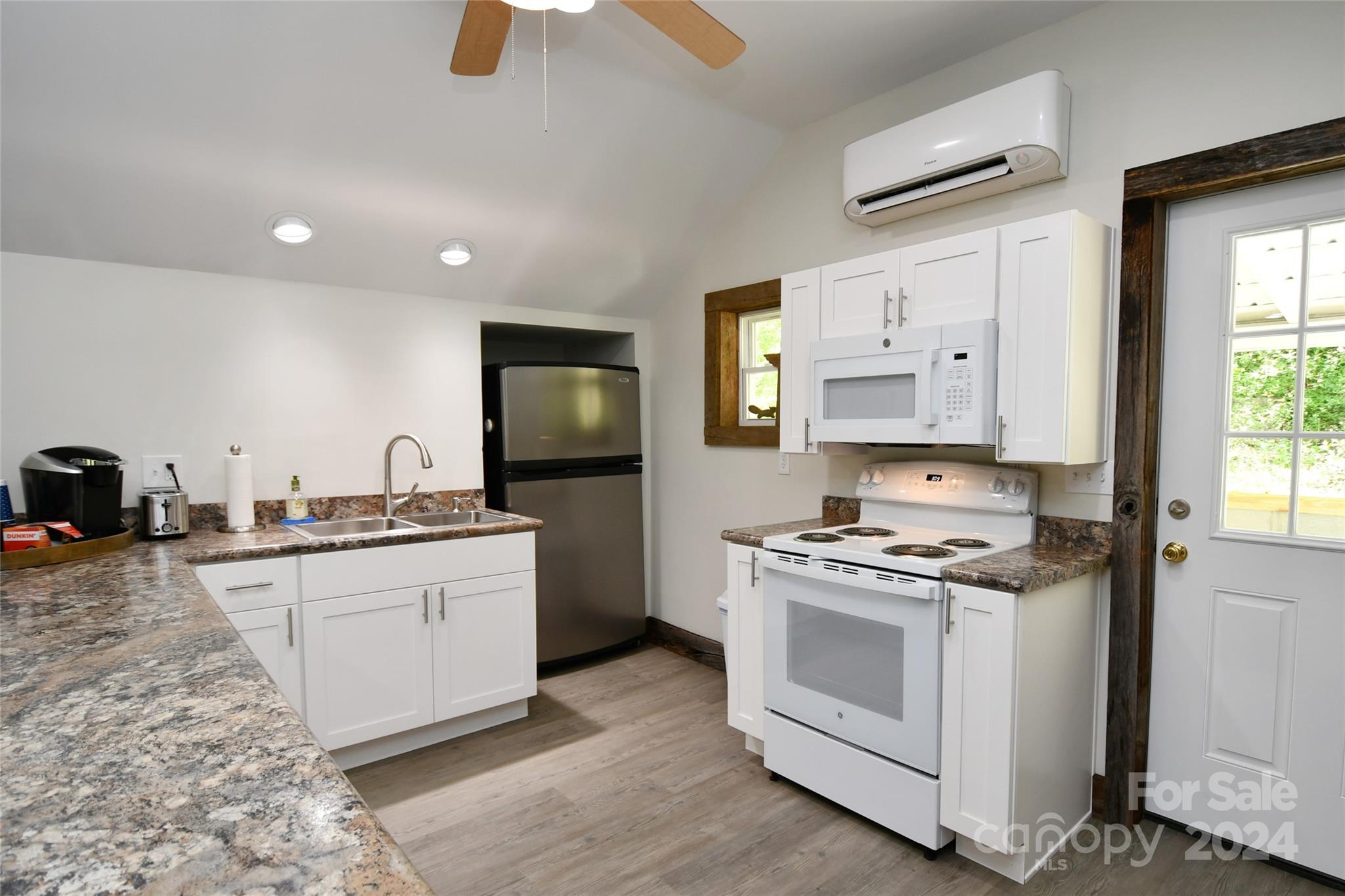 2180 Pigeon Roost Road Property Photo 15