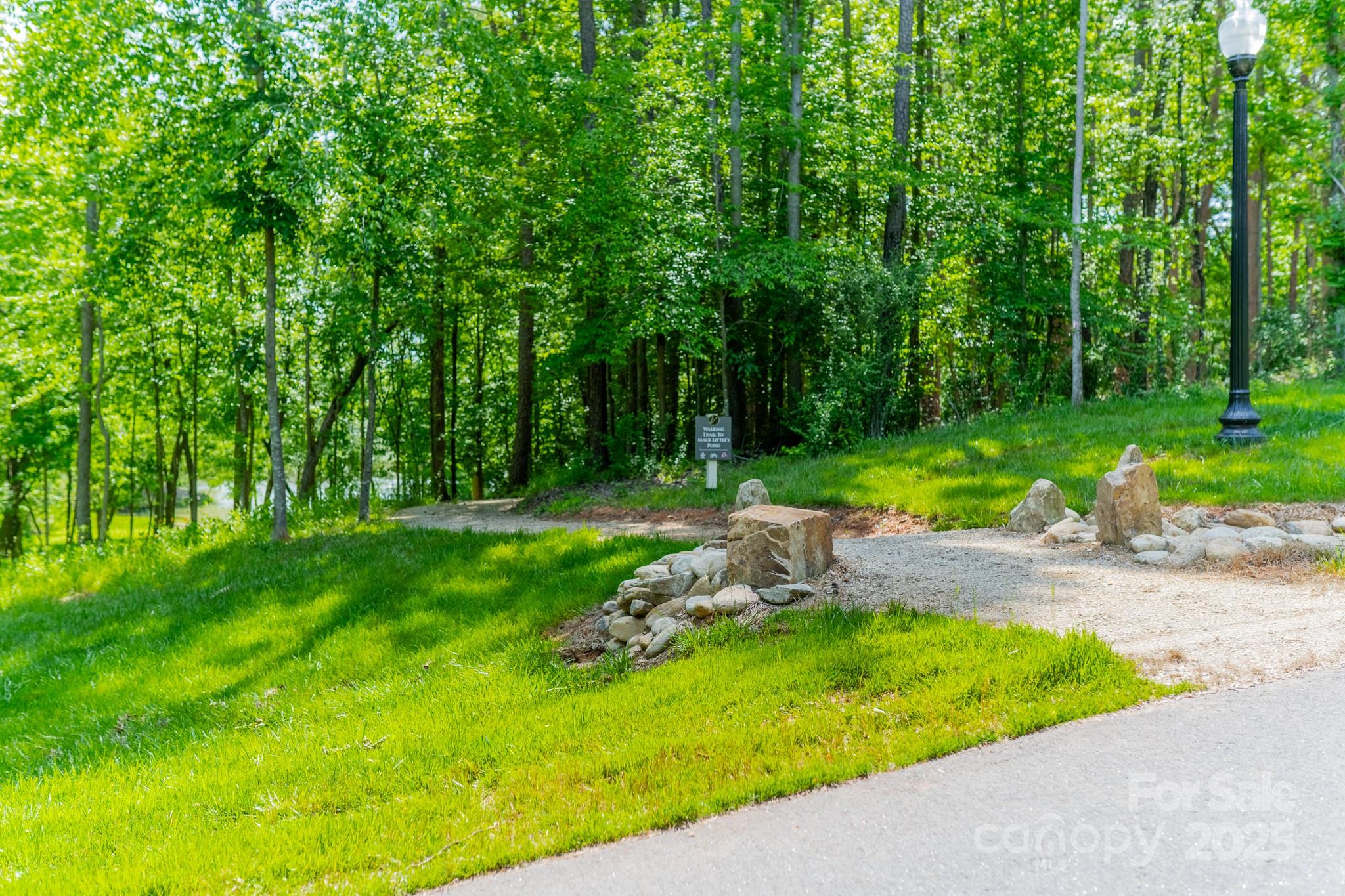 1052 Ventosa Drive Property Photo 11