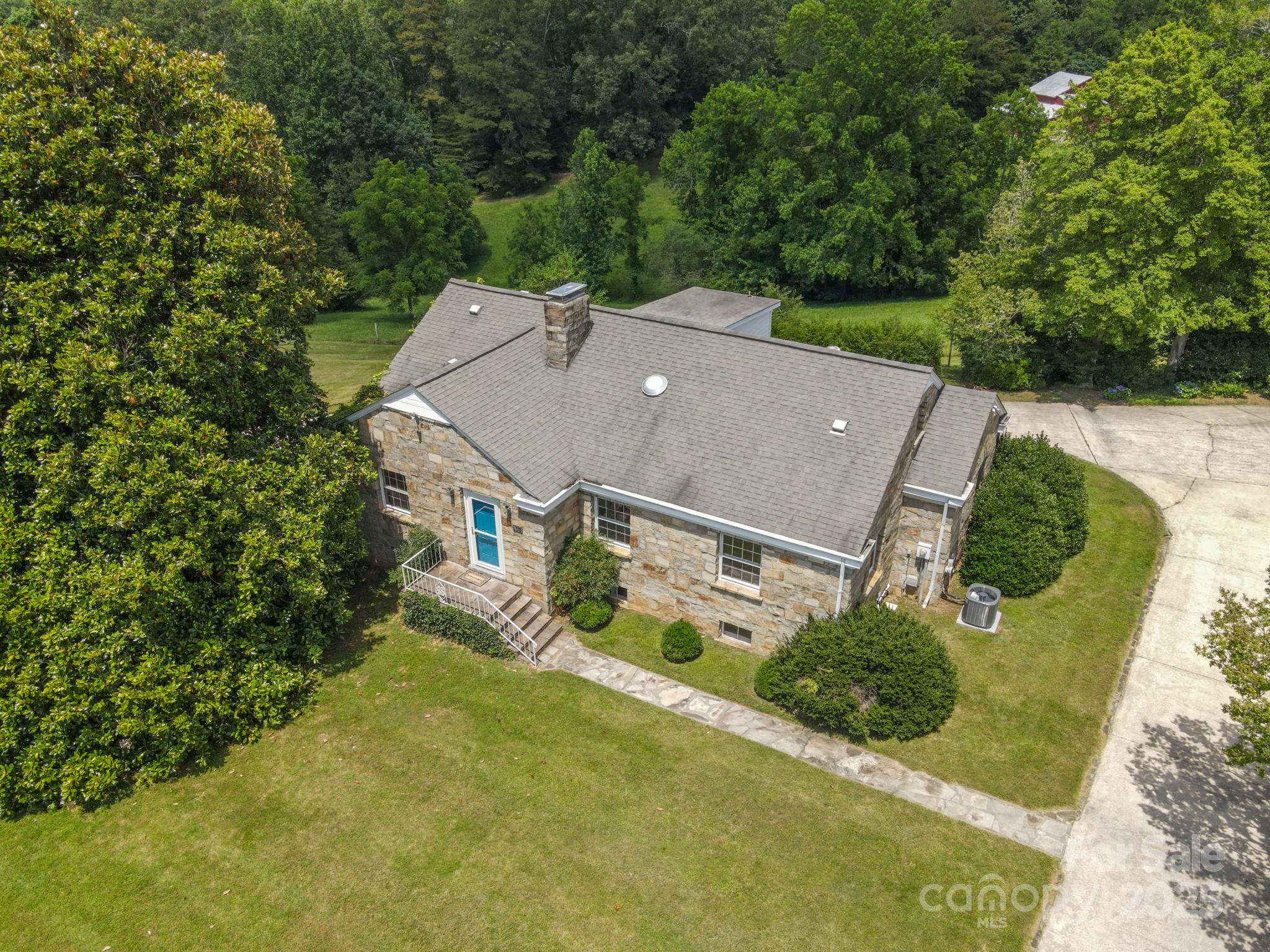 112 Bleynat Street Property Photo 4