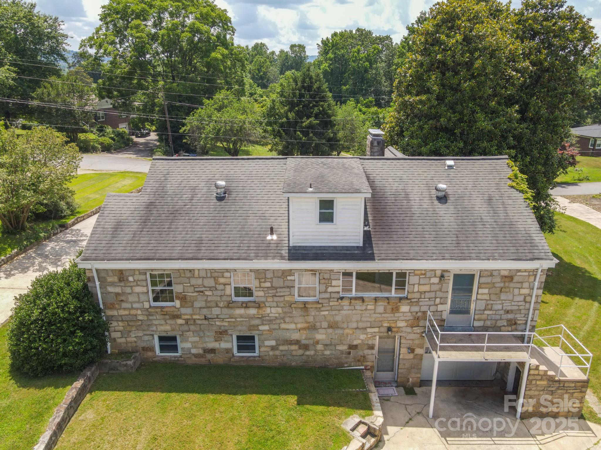 112 Bleynat Street Property Photo 5