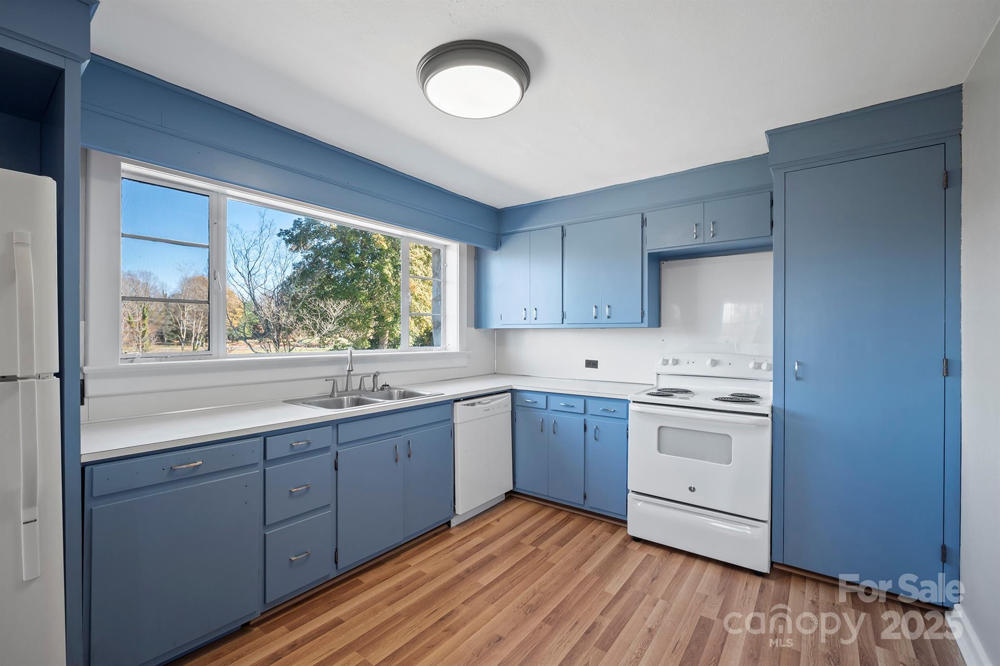 112 Bleynat Street Property Photo 11
